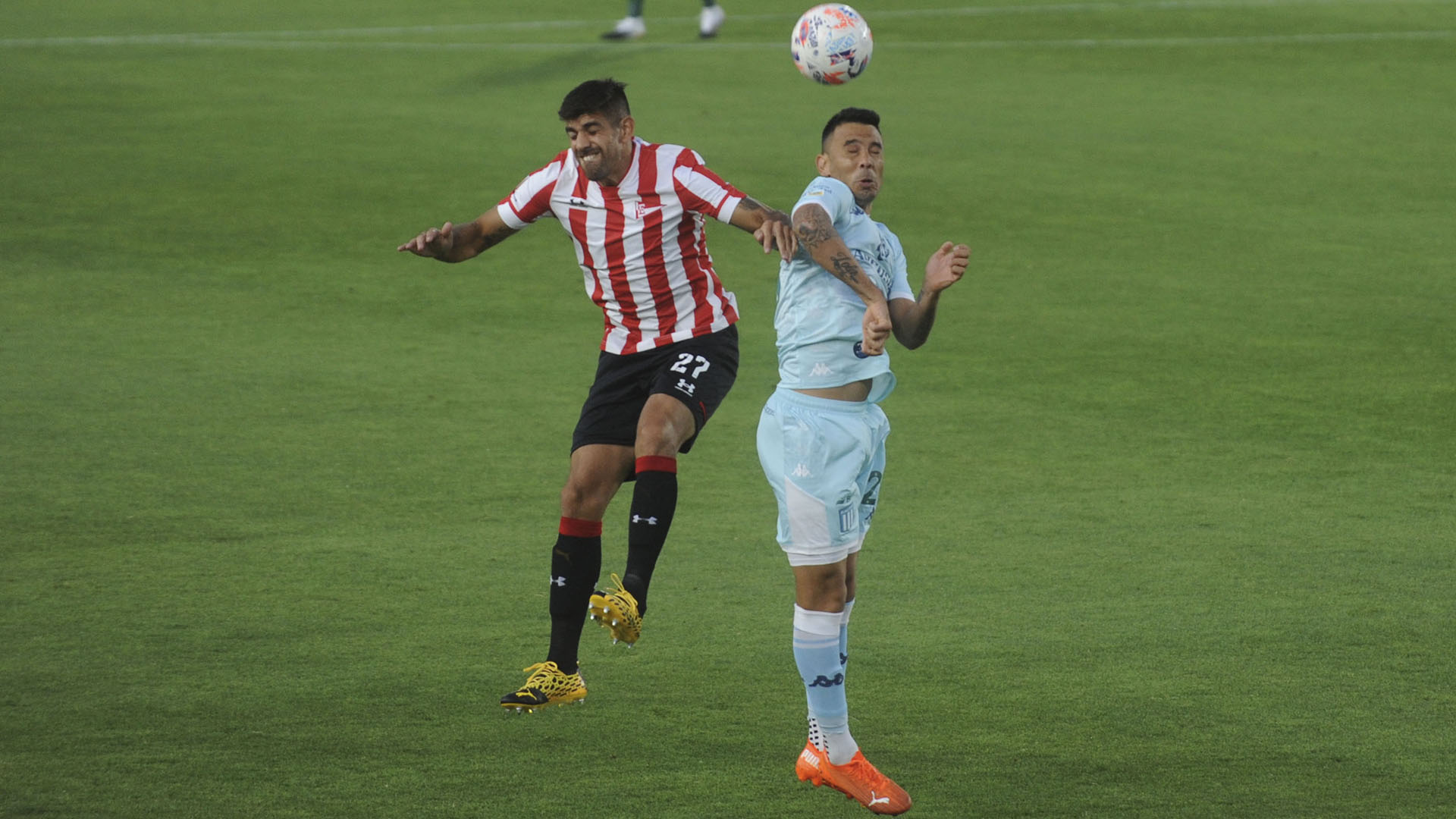 Mucho despliegue y fricción: poco fútbol en La Plata (Foto: Eva Cabrera/Telam)