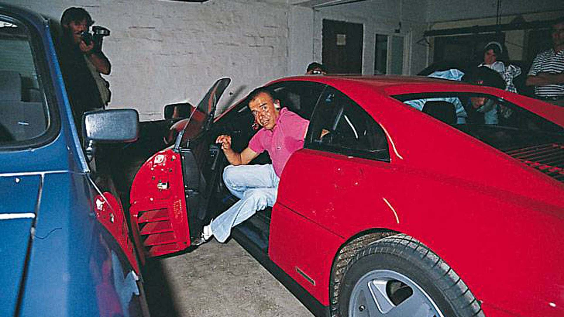 Durante su primer mandato, el presidente riojano recibió un regalo muy especial de manos de un empresario italiano: una Ferrari 348TB