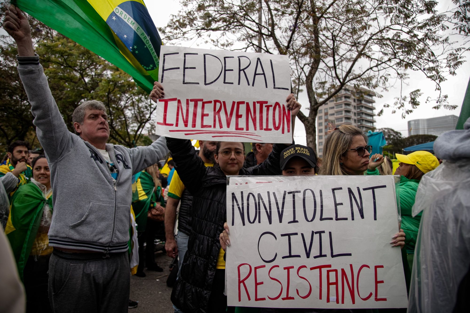 Demonstranten während einer Pro-Bolsonaro-Demonstration vor dem Hauptquartier der Militärpolizei in Sao Paulo (Bloomberg)
