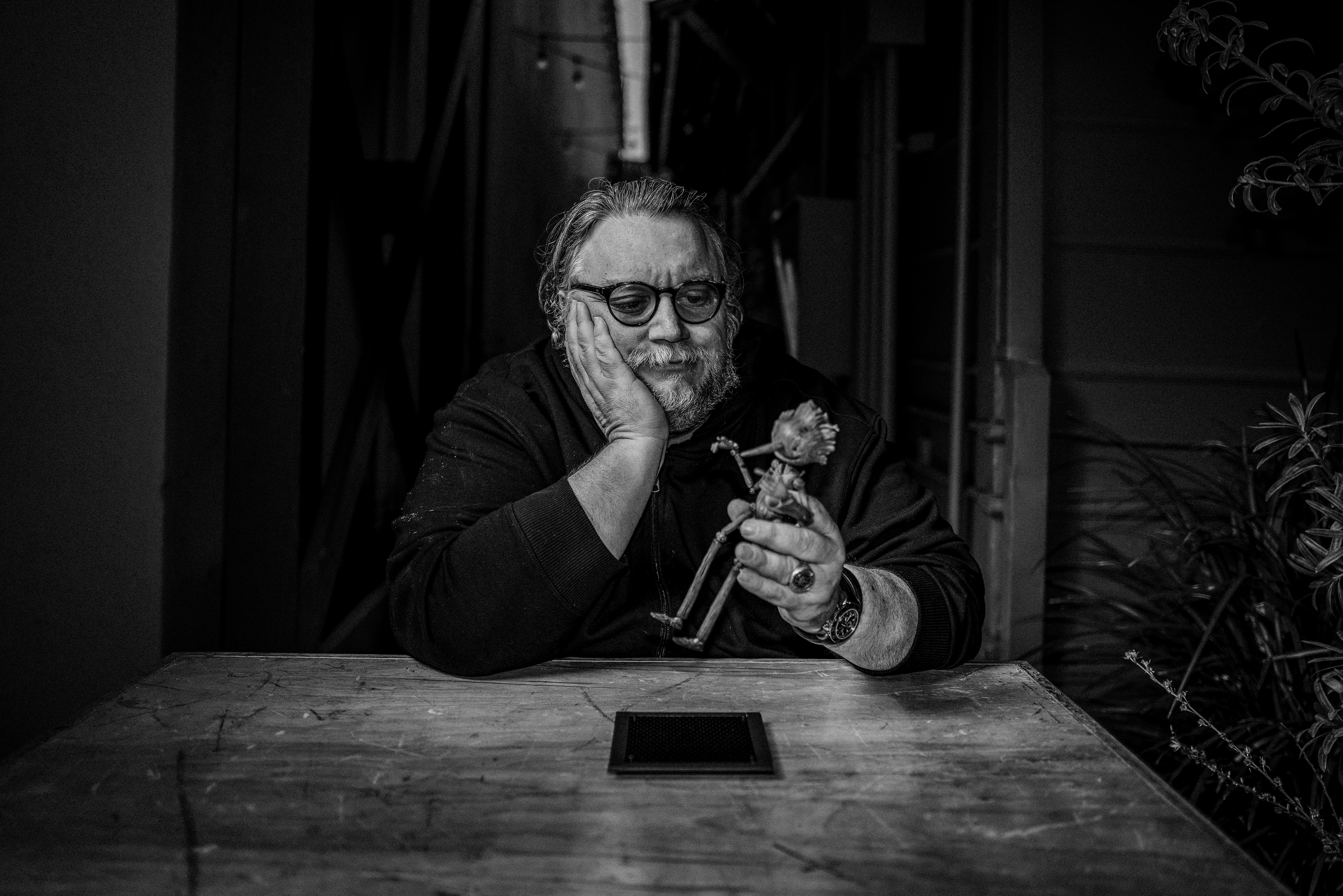 Guillermo del Toro y Pinocho. (Mandraketheblack.de/NETFLIX)