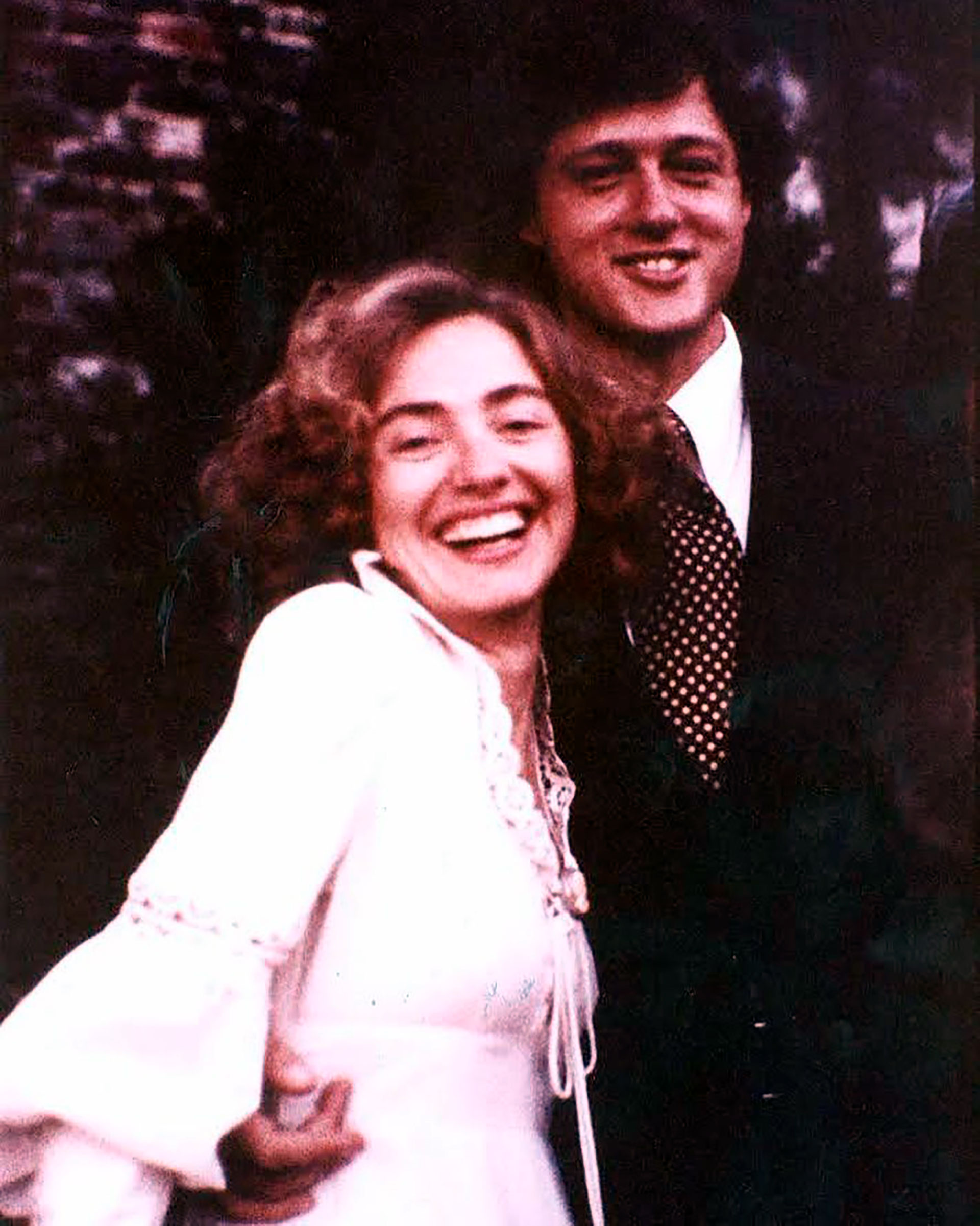 Hillary y Bill se casaron en octubre de 1975 en una ceremonia metodista en el living de la casa que acababa de comprar él en Arkansas. Foto: Instagram Hillary Clinton