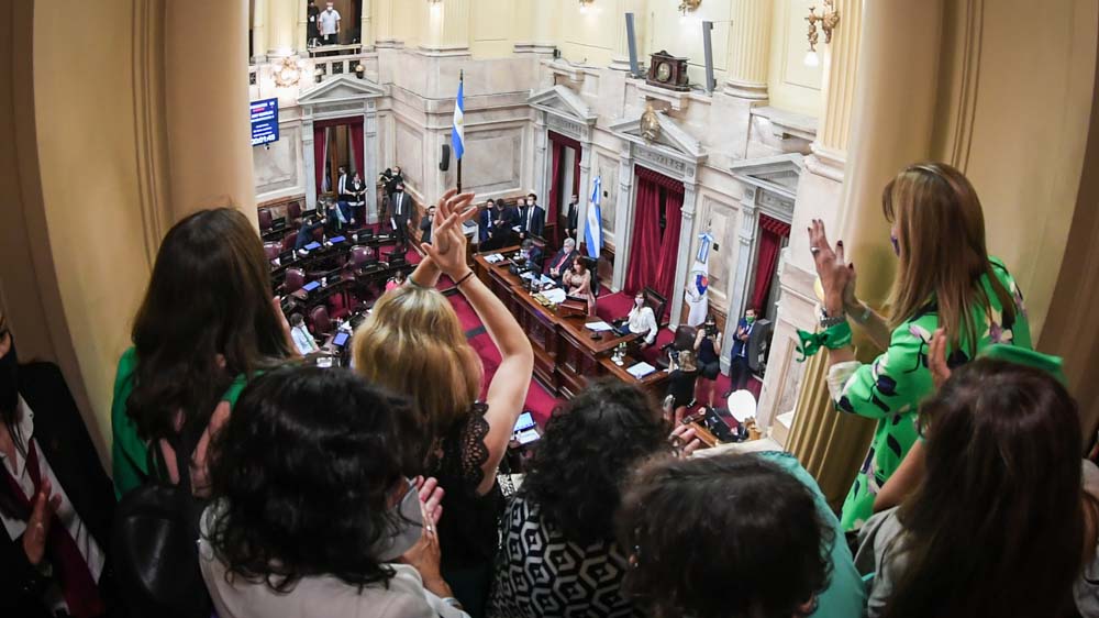 Pasadas las 4 de la mañana el Senado aprobó la legalización del aborto (Comunicación Senado)