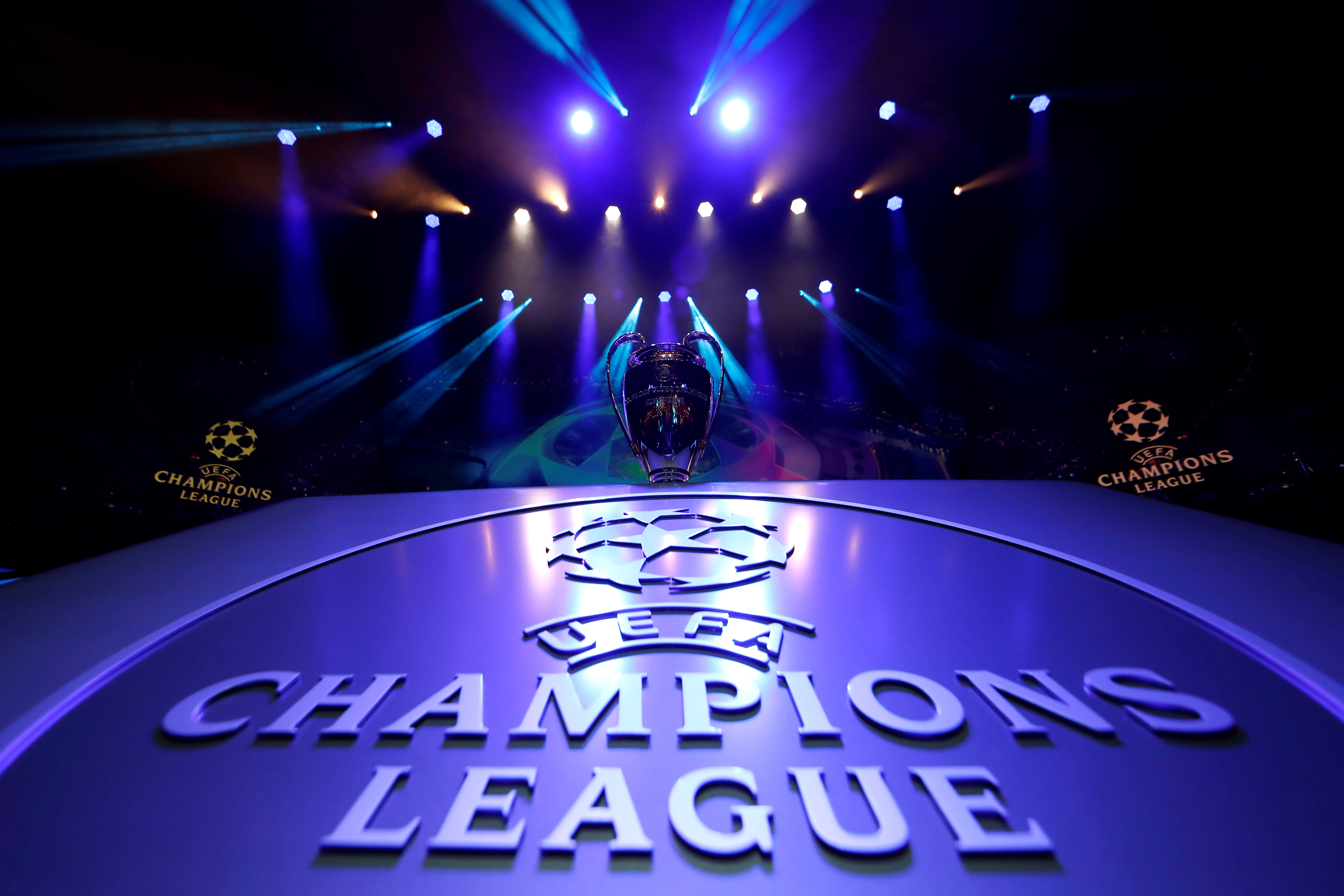 La UEFA acordó con los clubes reiniciar las Champions una vez que se hubiesen terminado todas las ligas europeas (Reuters)