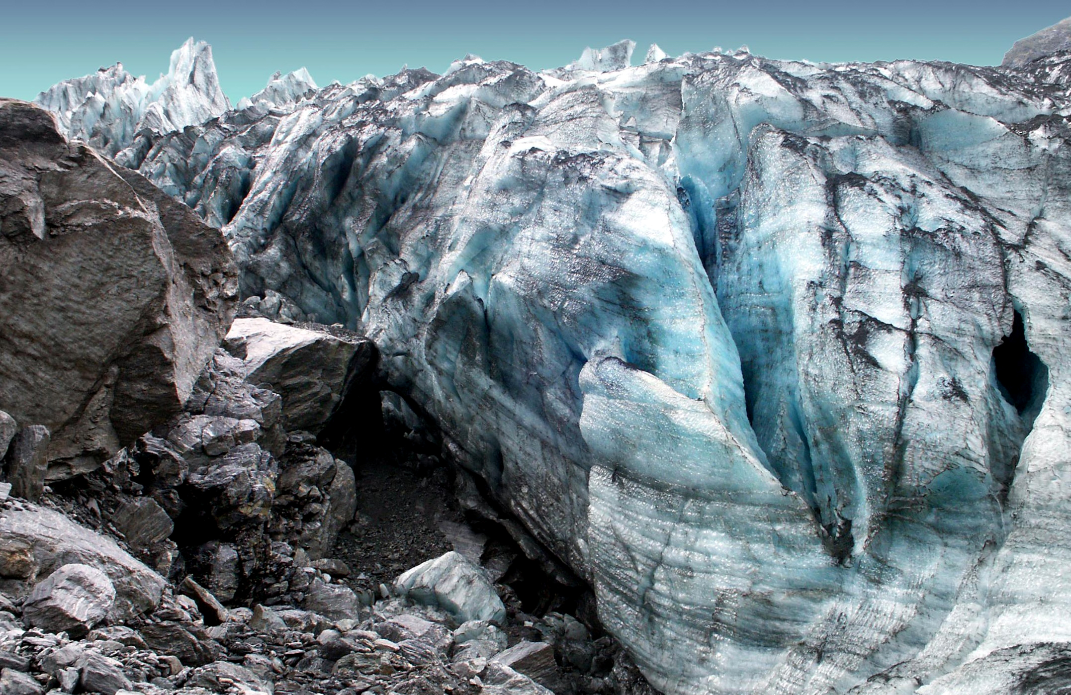 El glaciar Fox ​es un glaciar marítimo templado de 13 km de longitud situado en el Parque Nacional de Westland Tai Poutini, en la costa oeste de la isla Sur de Nueva Zelanda (Creative Commons)