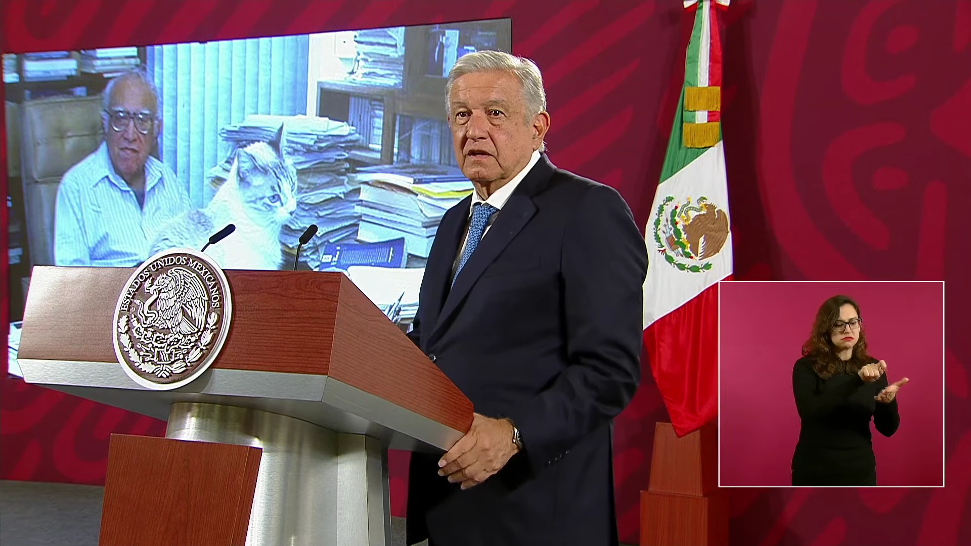 El presidente López Obrador descalificó los actos de violencia del pasado jueves en la FGR. (Foto: Captura de pantalla)