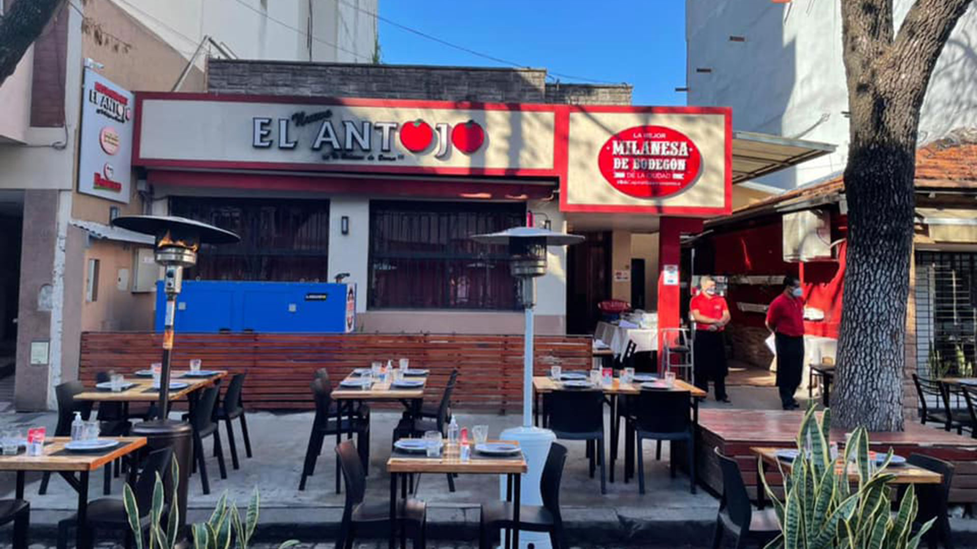 El Antojo es uno de los restaurantes más tradicionales del barrio porteño de Villa del Parque