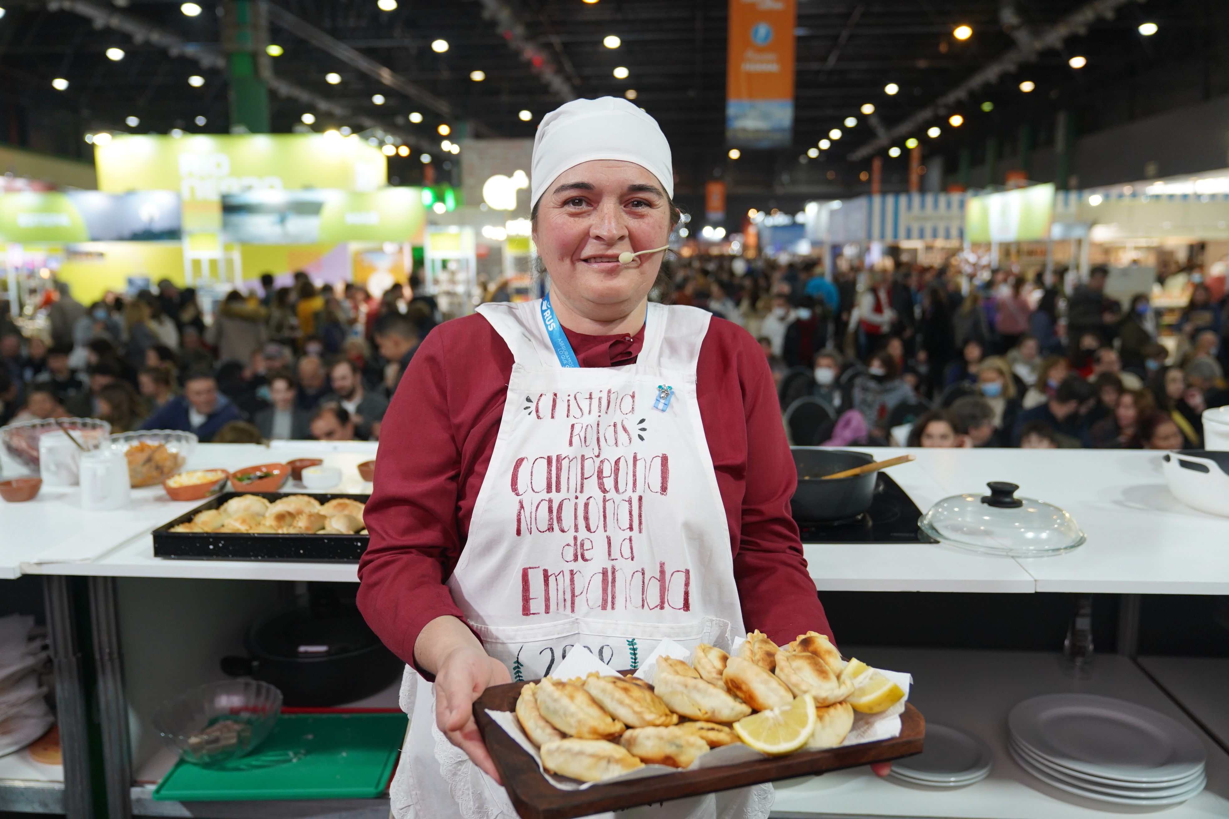 Cristina Rojas Lazarte, champion of the national empanada festival, shares her recipe to replicate on this national date (Wachs Agency)