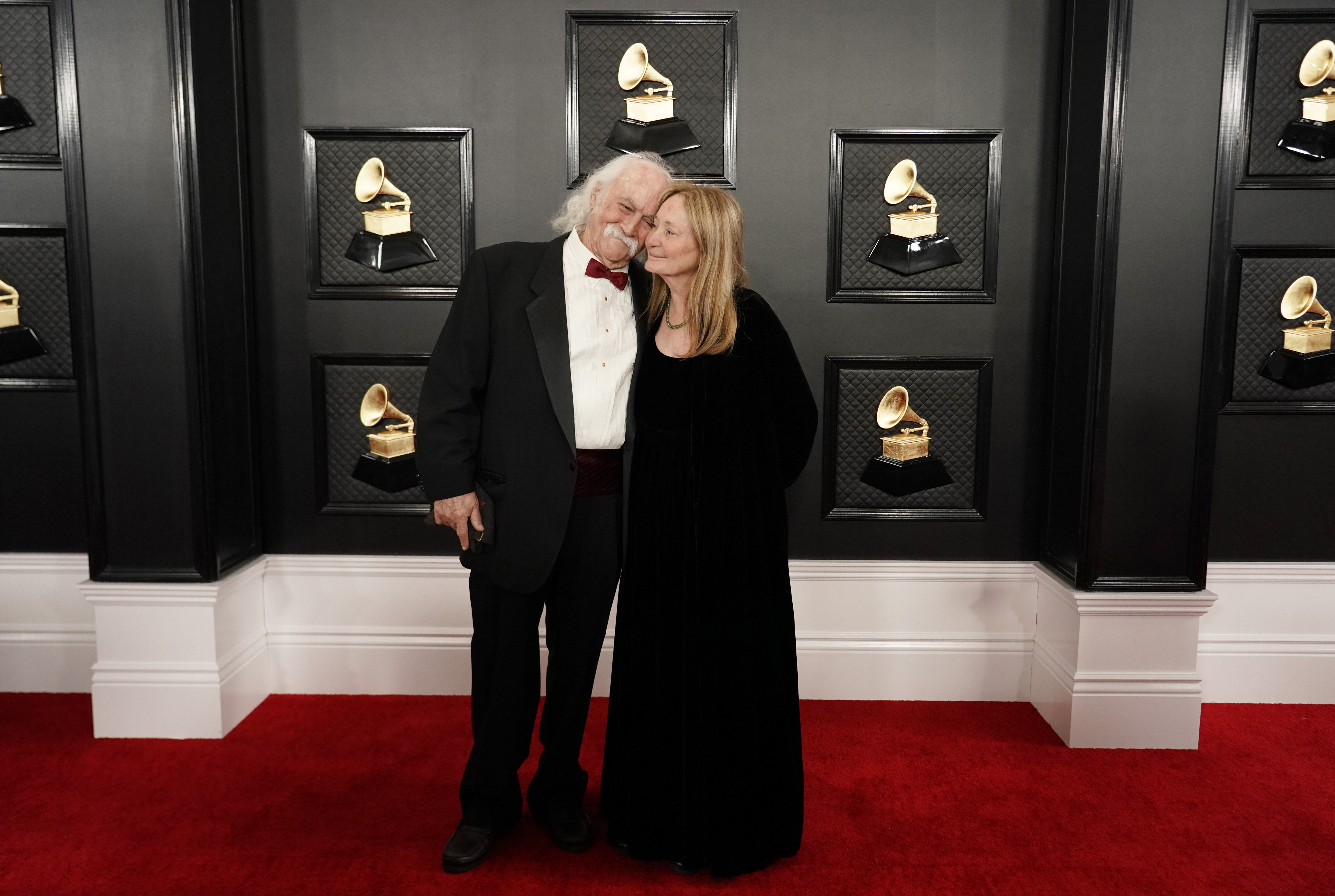 David Crosby junto a Jan Dance en la 62° edición de los premios Grammy en Los Angeles el 26 de enero de 2020 (REUTERS/Mike Blake)