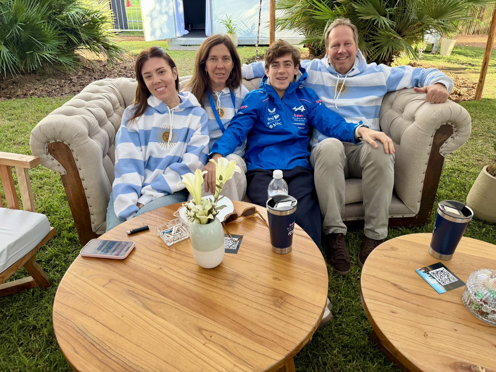 La emoci&oacute;n de la m&aacute;nager de Colapinto antes de su exhibici&oacute;n: "Es el ejemplo de humanidad en la F1"