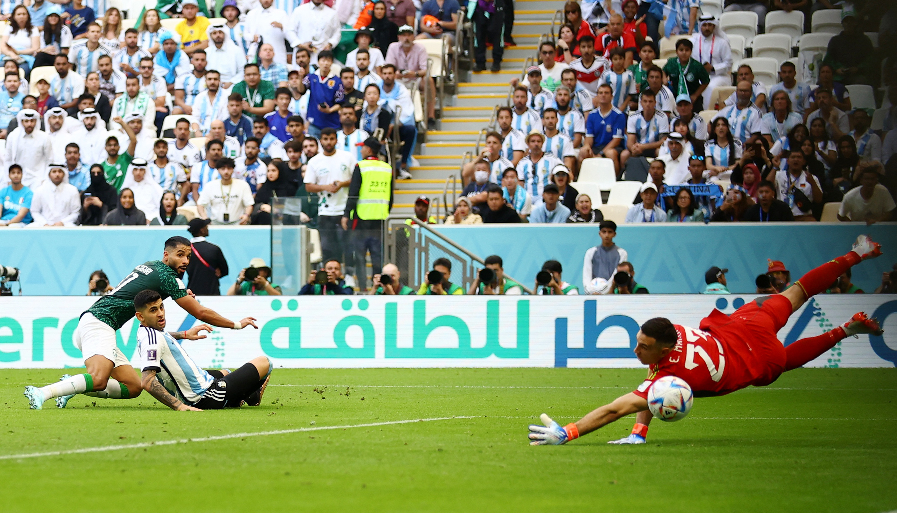 Arabia igualó en los primeros minutos de la segunda etapa (REUTERS/Hannah Mckay)
