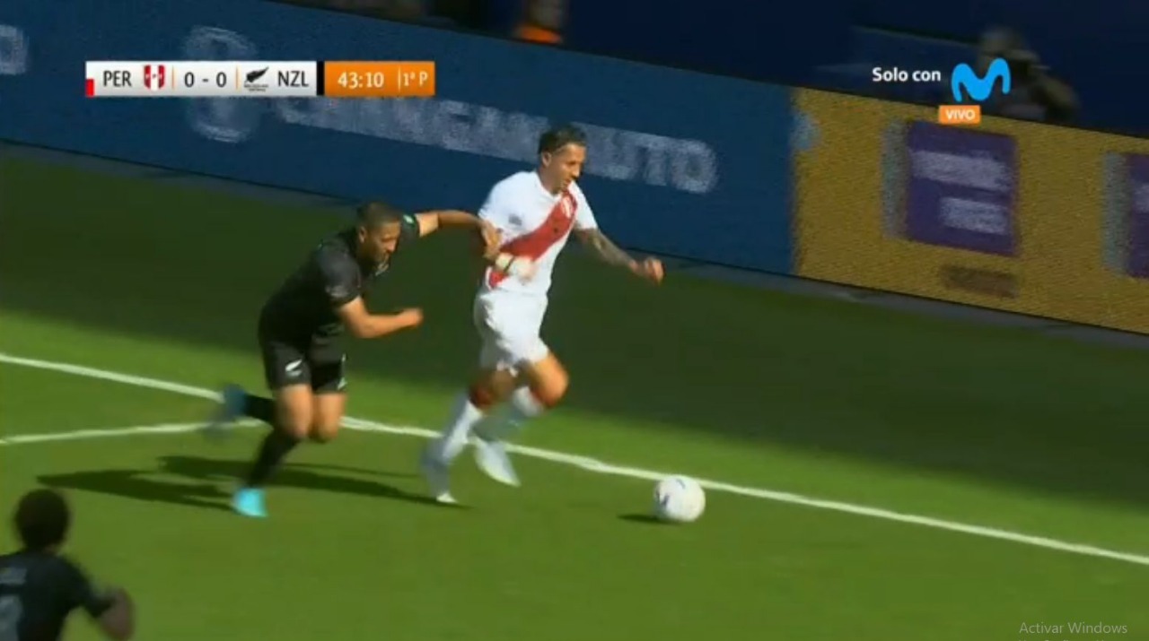 Perú vs Nueva Zelanda: Gianluca Lapadula y su brillante ‘pie a pie’ para burlar a rival