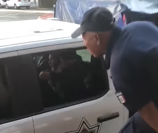 Policías de Coacalco golpearon a ciudadano adentro de patrulla