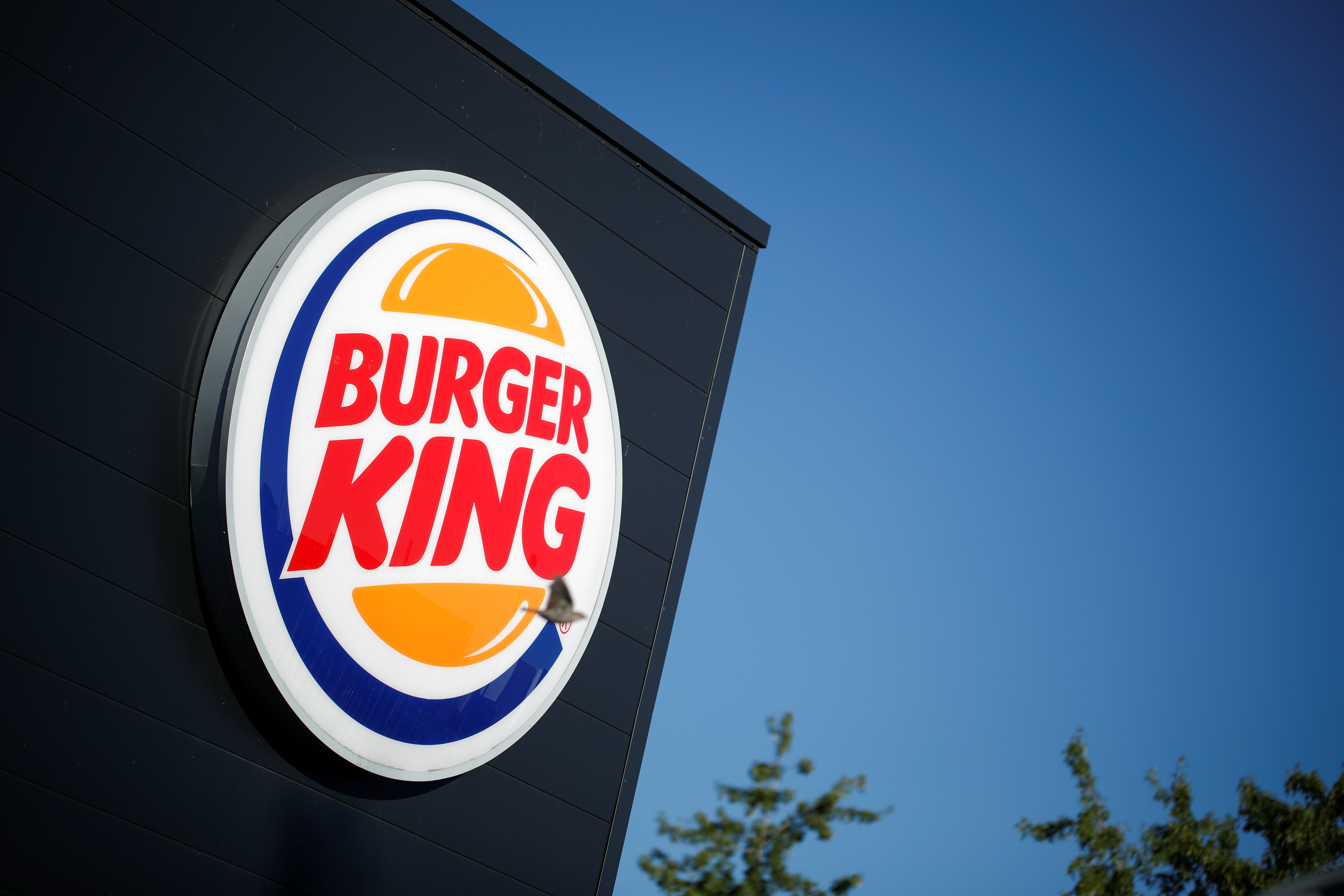 Burger King pidió a sus clientes que compren comida a la competencia -  Infobae
