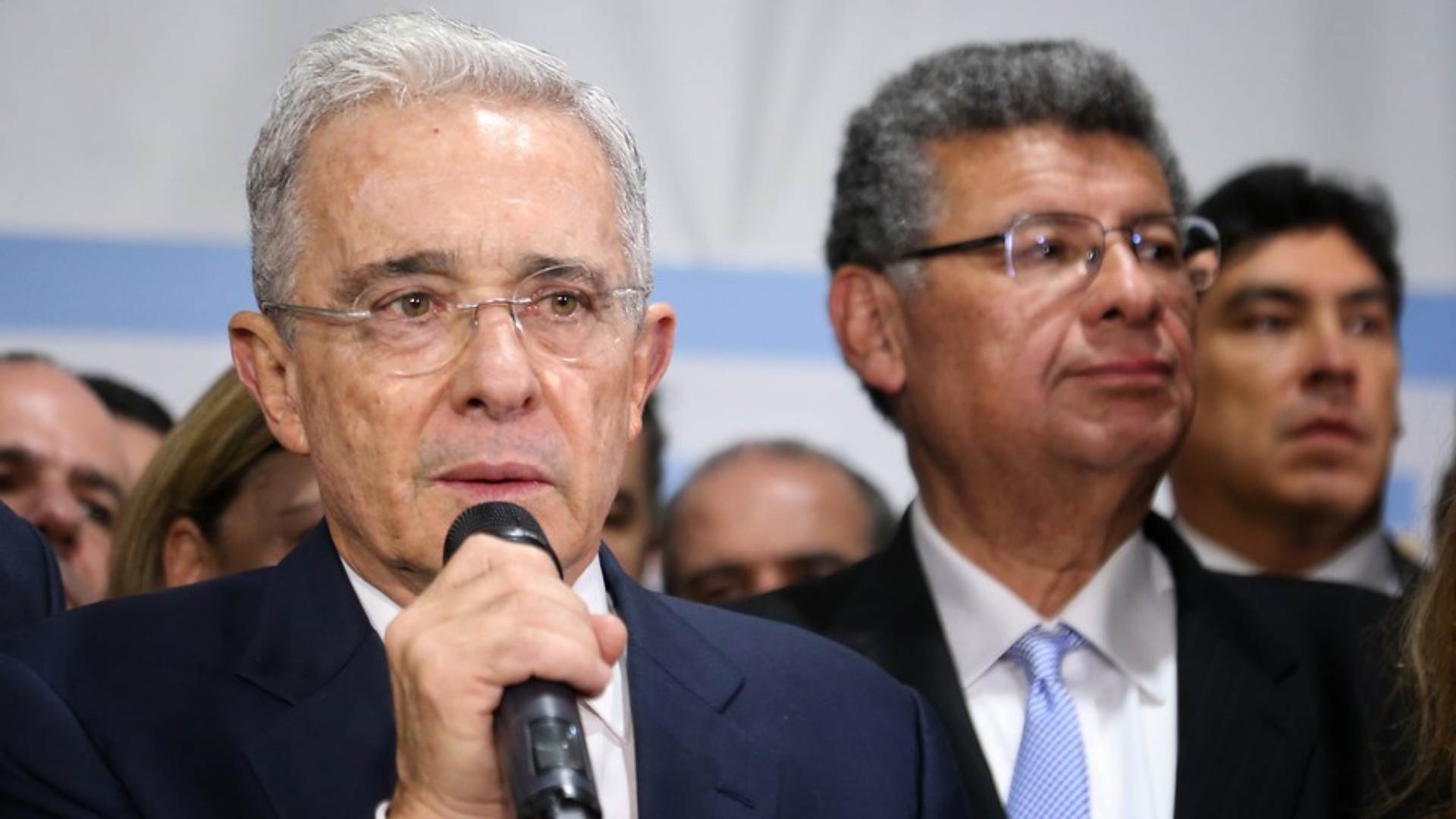 Caso Uribe: lo que pasaría si la Fiscalía acusa al expresidente