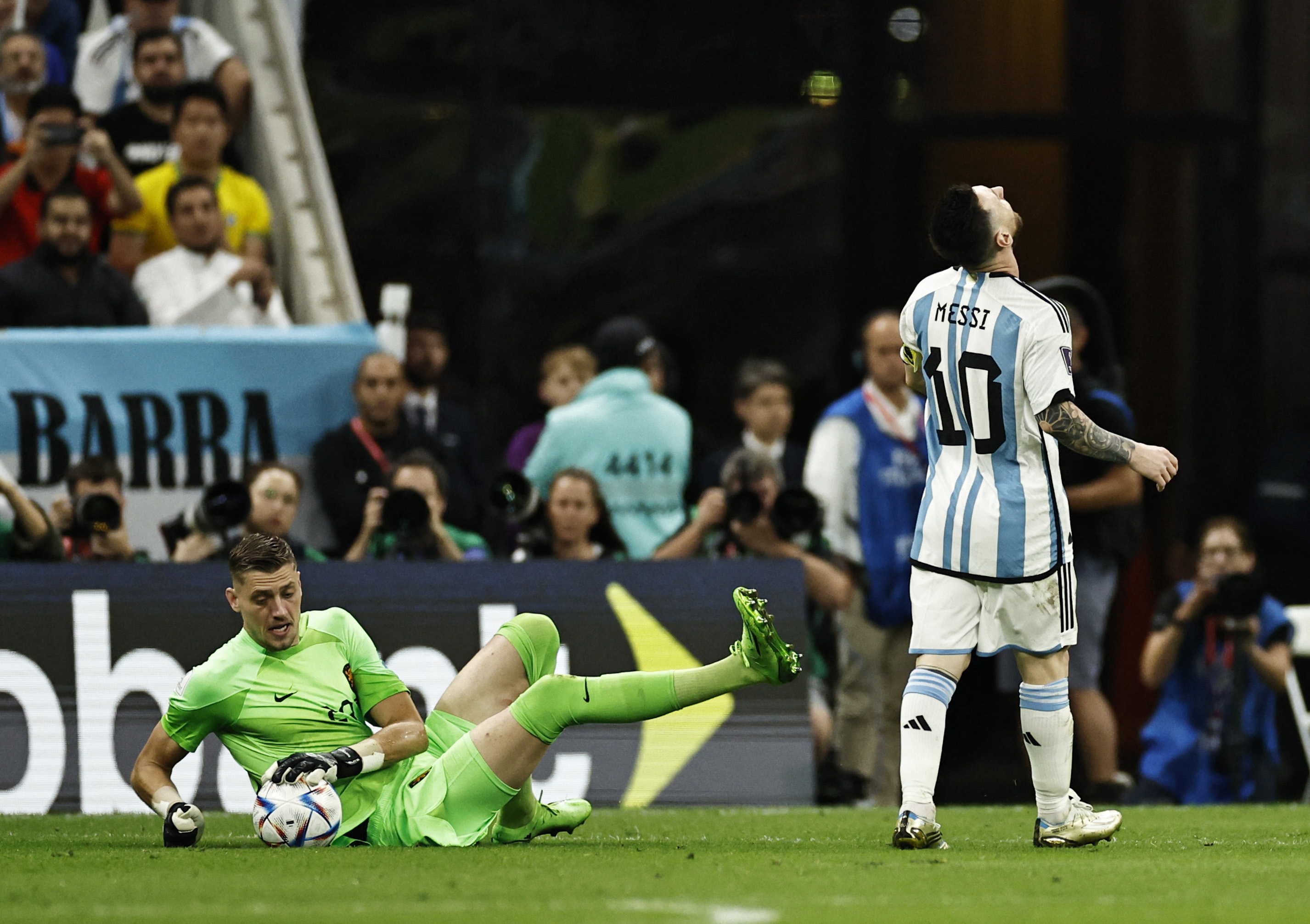 Messi y otro partido como referencia en el ataque celeste y blanco (REUTERS/Hamad I Mohammed)