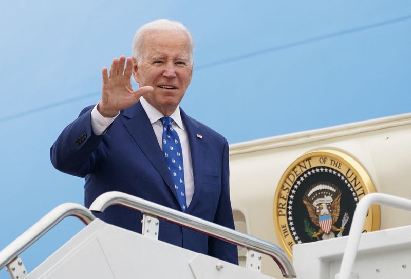 El presidente de Estados Unidos, Joe Biden, aterrizó en el aeropuerto de Santa Lucia el pasado 8 de enero REUTERS/Kevin Lamarque