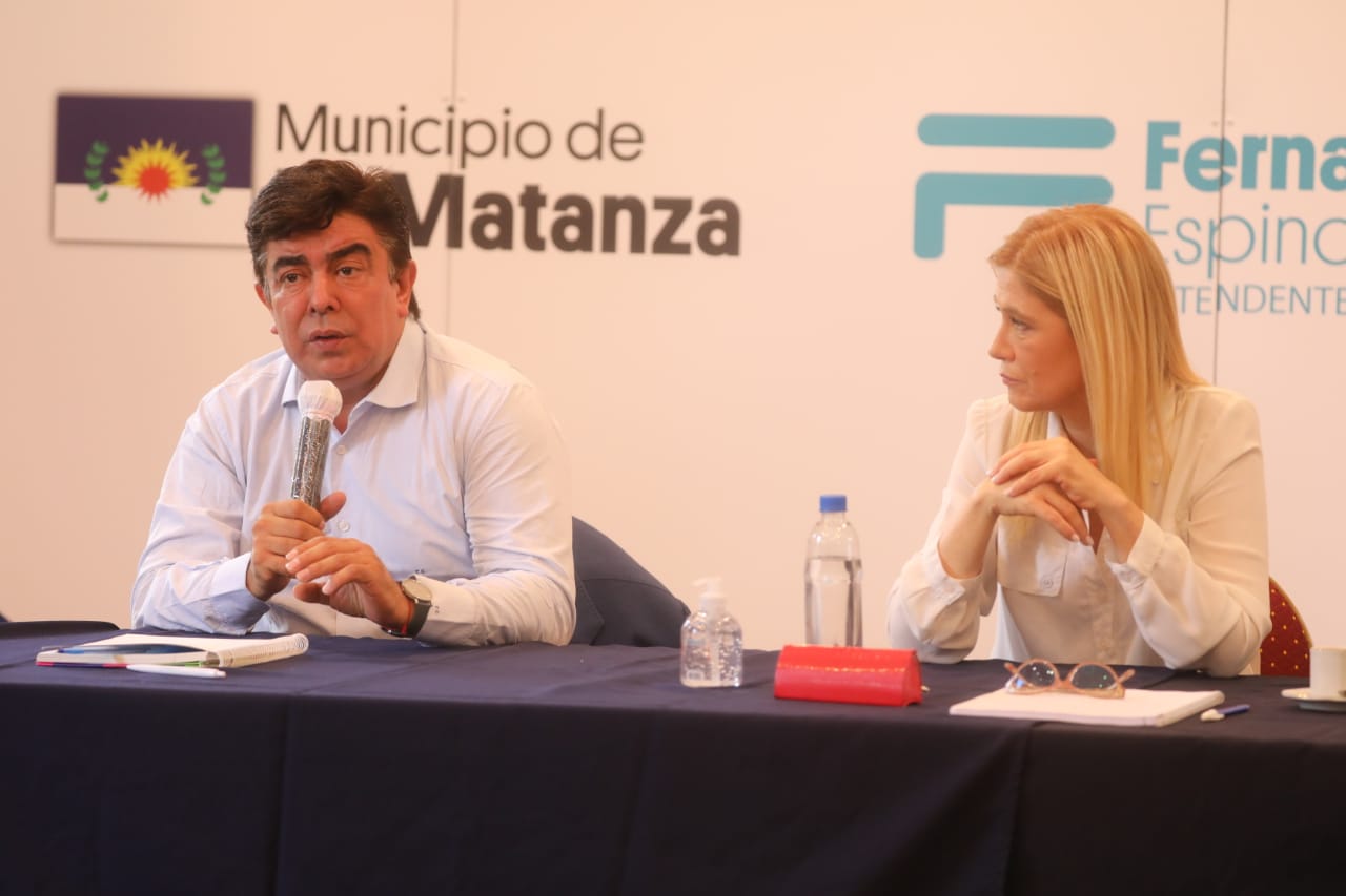 El intendente Espinoza y su socia política, Verónica Magario, actual vicegobernadora