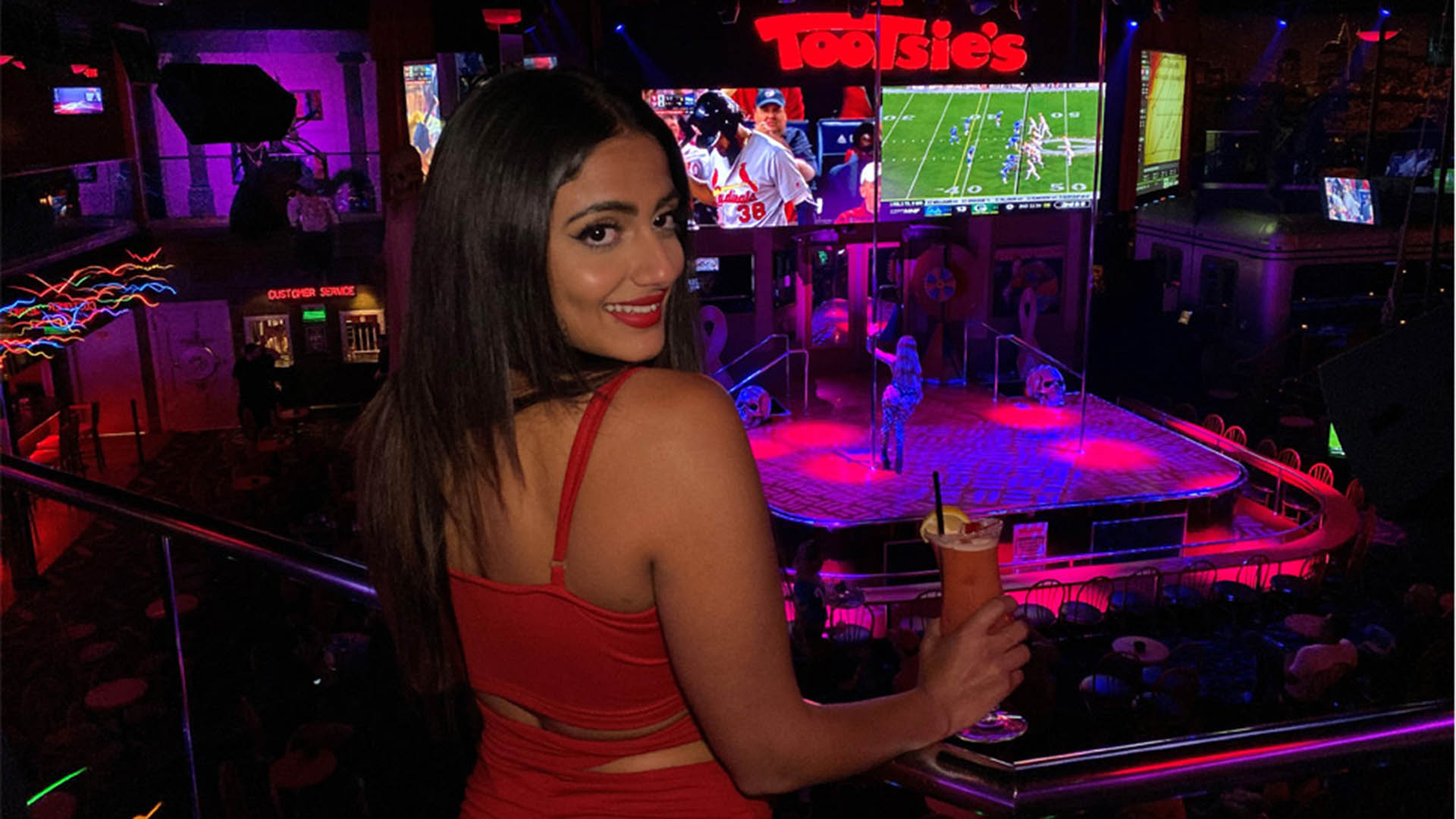 Cómo el club de striptease más grande del mundo tumbó el toque de queda en  Miami - Infobae