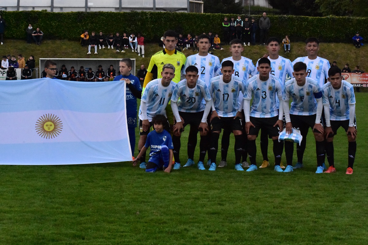 El seleccionado argentino derrotó a sus tres rivales y accedió a la final como ganador del Grupo A (Foto: AFA)