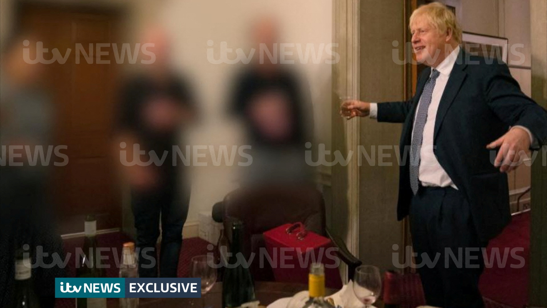 El llamado “Partygate” es el escándalo sobre más de una docena de reuniones en la residencia de Johnson en el número 10 de Downing St. y edificios cercanos (ITV News/REUTERS)