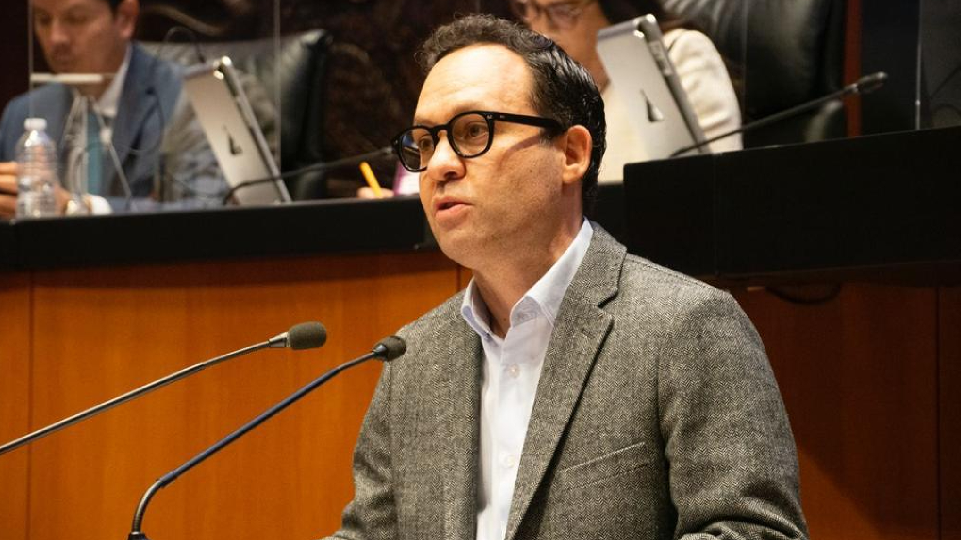 Clemente Castañeda, coordinador de Movimiento Ciudadano (MC) en el Senado, pidió que se aclare la situación para poder acompañar a la política exterior de México (Foto: Cortesía MC)