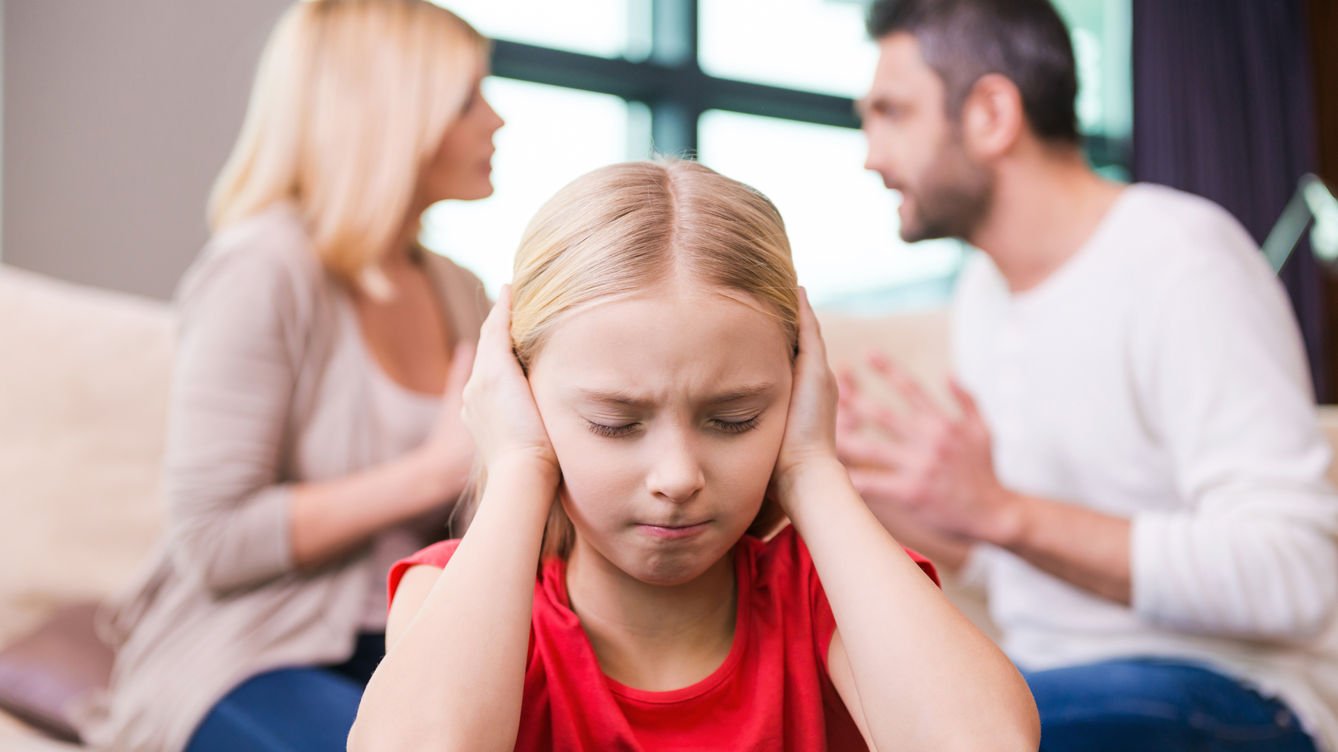 Al niño se lo quiere obligar a optar por uno u otro progenitor (iStock)