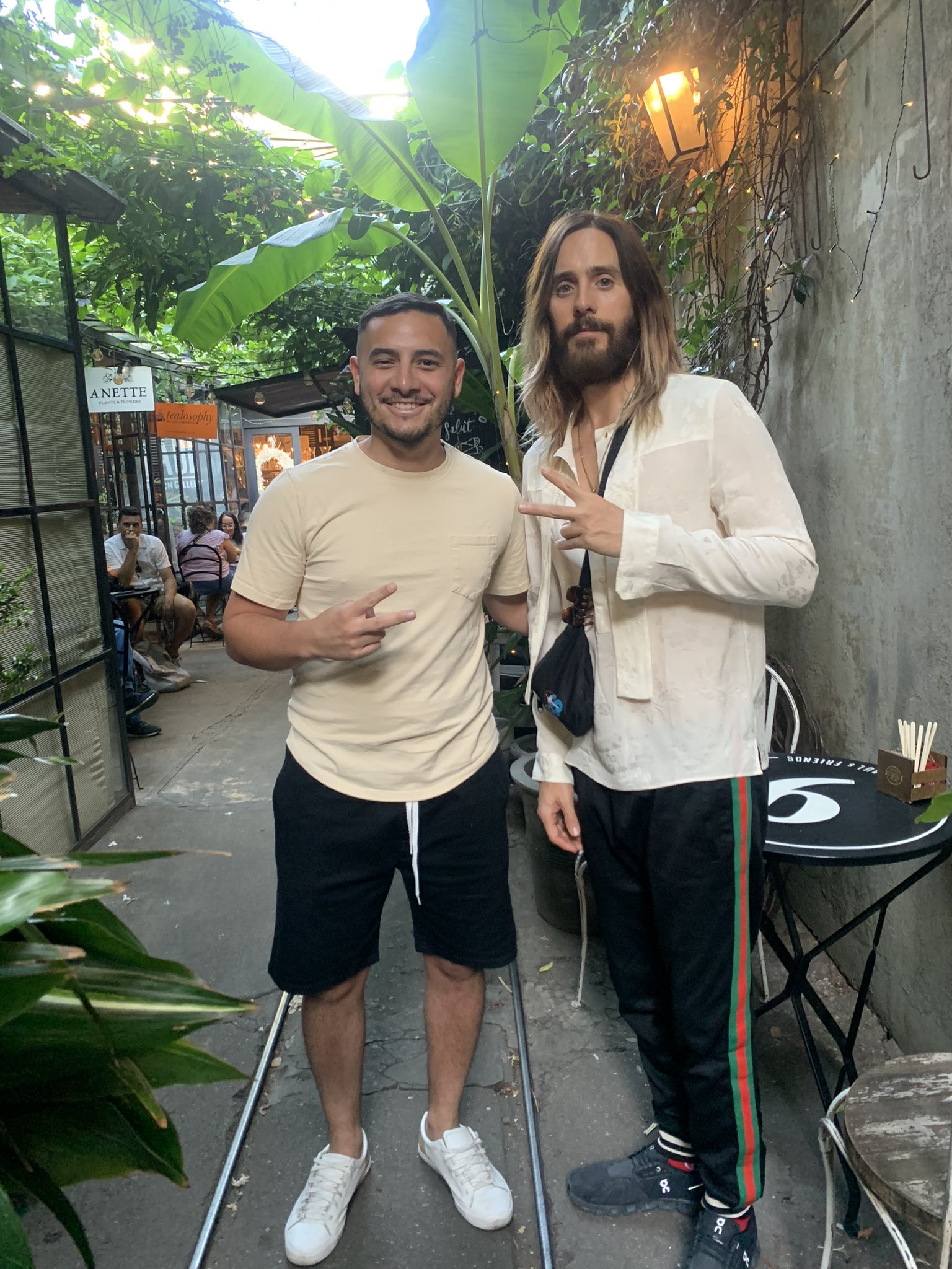 Jared Leto paseó porn Buenos Aires y el usuario de Twitter Jesús González compartió las imágenes