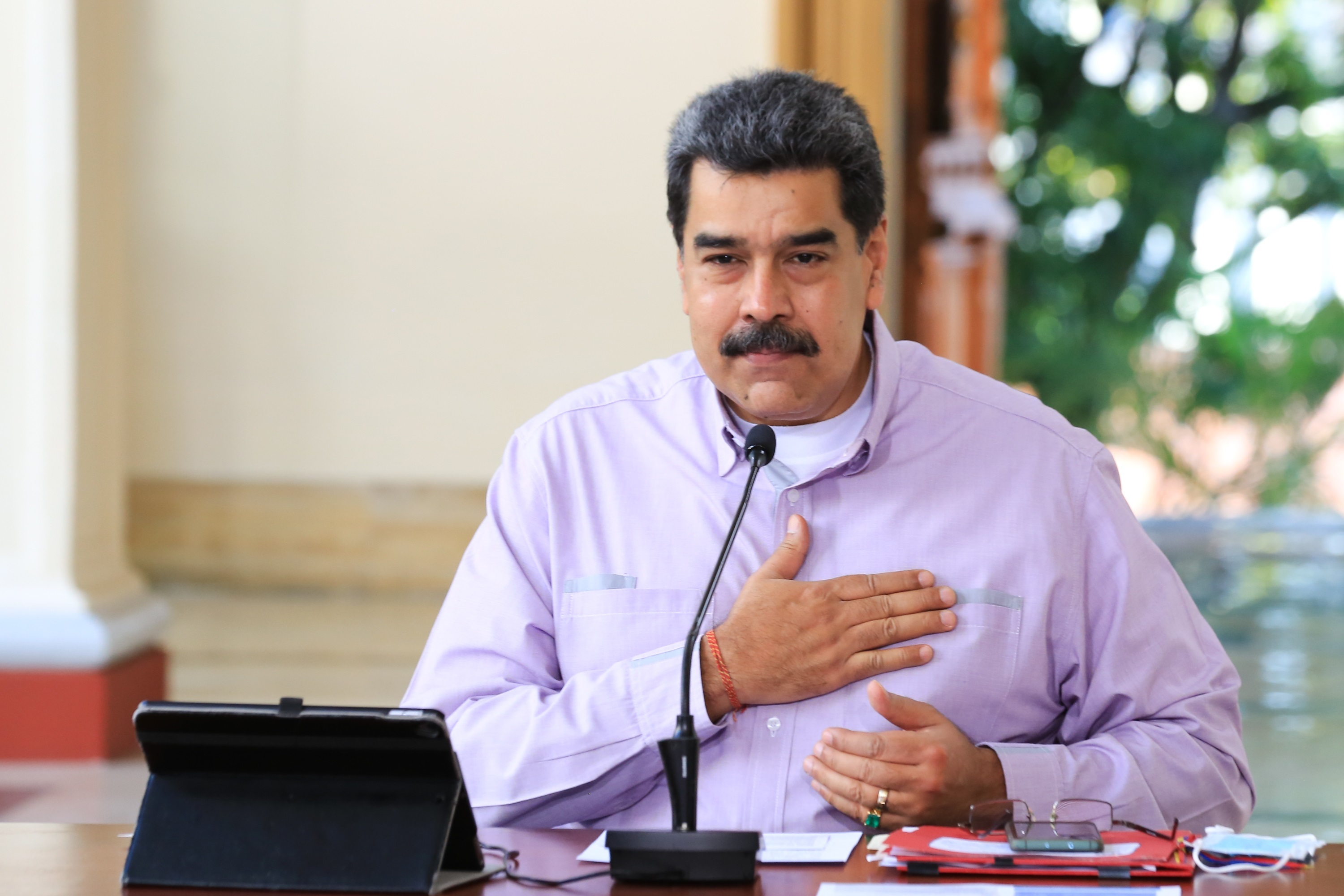 Nicolás Maduro instó a la Unión Europea a enviar una “comisión en privado” para observar las elecciones parlamentarias 