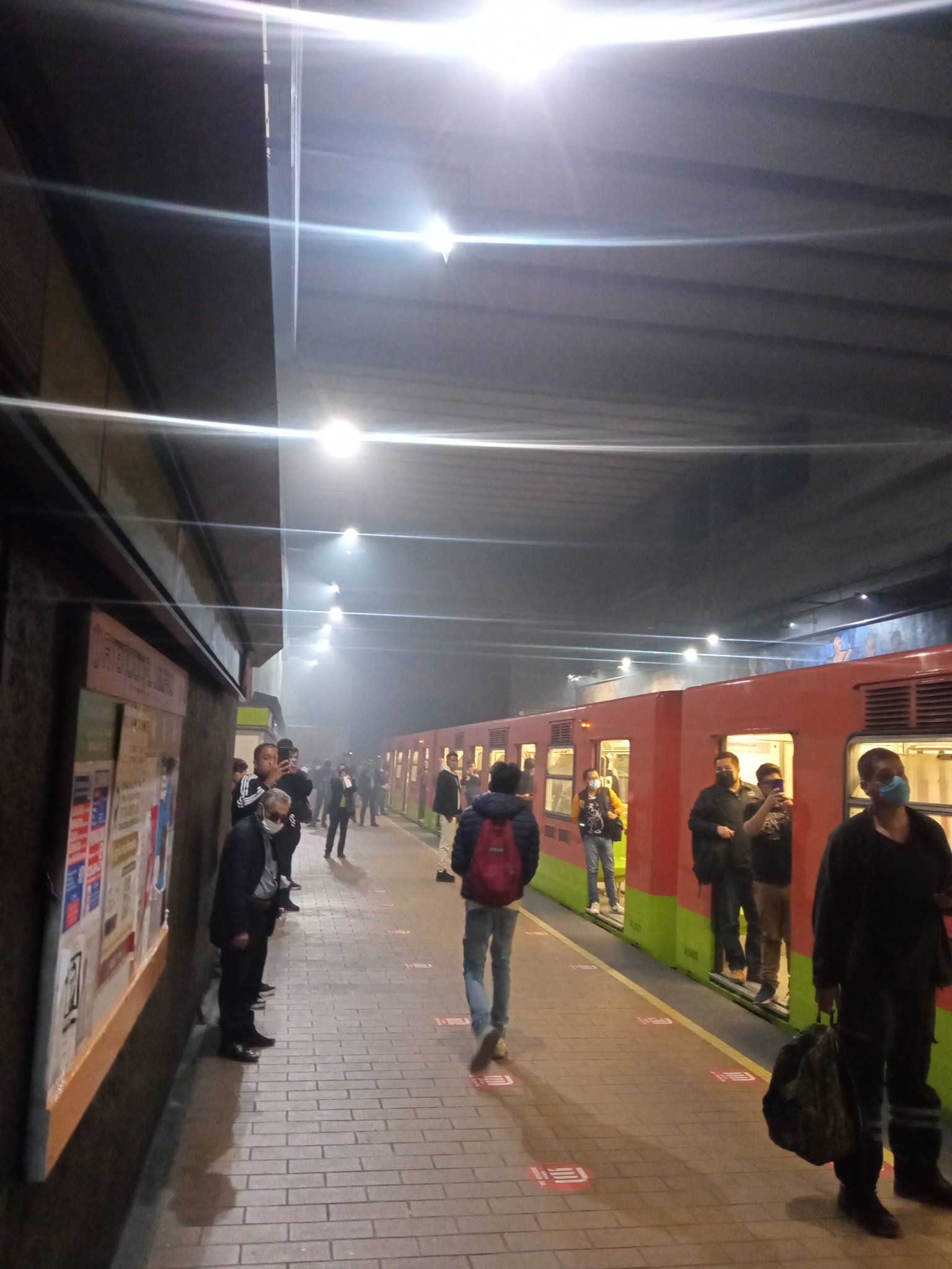 Smoke in Copilco Metro station (Special)