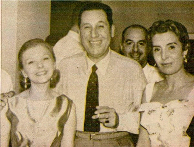 Isabel Martínez y Juan Domingo Perón en Panamá. Ella le ofreció trabajar como secretaría; el general le dijo que no tenía dinero, y su respuesta fue: “Lo haría gratis”