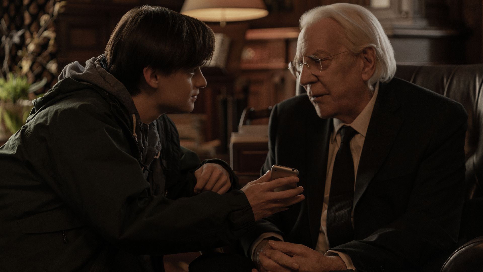 Jaeden Martell and Donald Sutherland star in the horror film based on the story that was part of the anthology "the blood sends".  (Netflix)