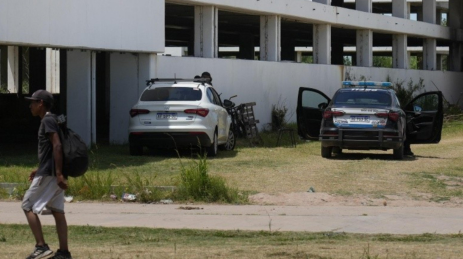 Vend&iacute;a droga en un barrio de Rosario, intent&oacute; sobornar a los polic&iacute;as y qued&oacute; detenido 