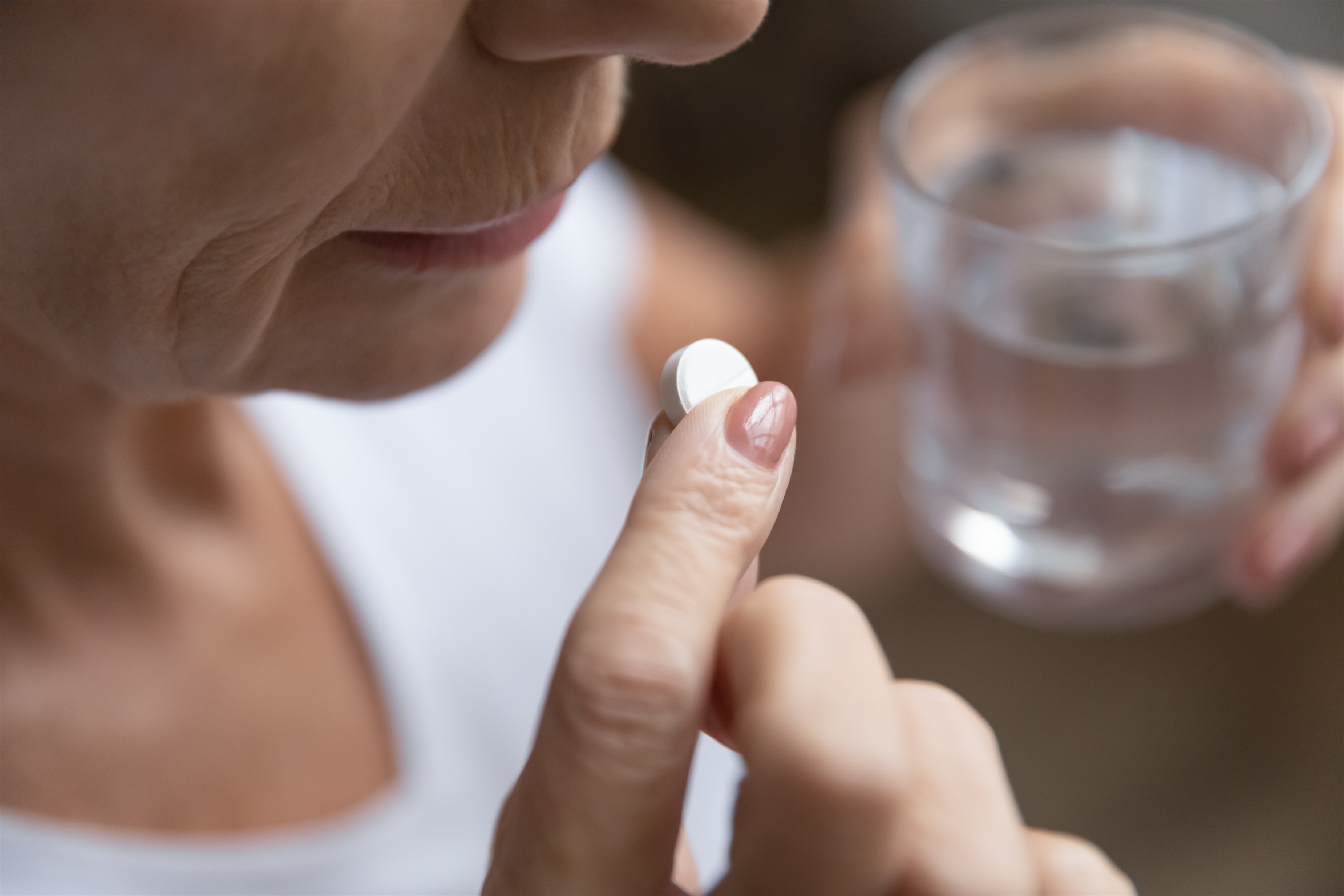 Las mujeres que ingresan a la menopausia temprana tienen la opción de tomar medicamentos hormonales, incluido el estrógeno, para tratar los síntomas (Europa Press) 