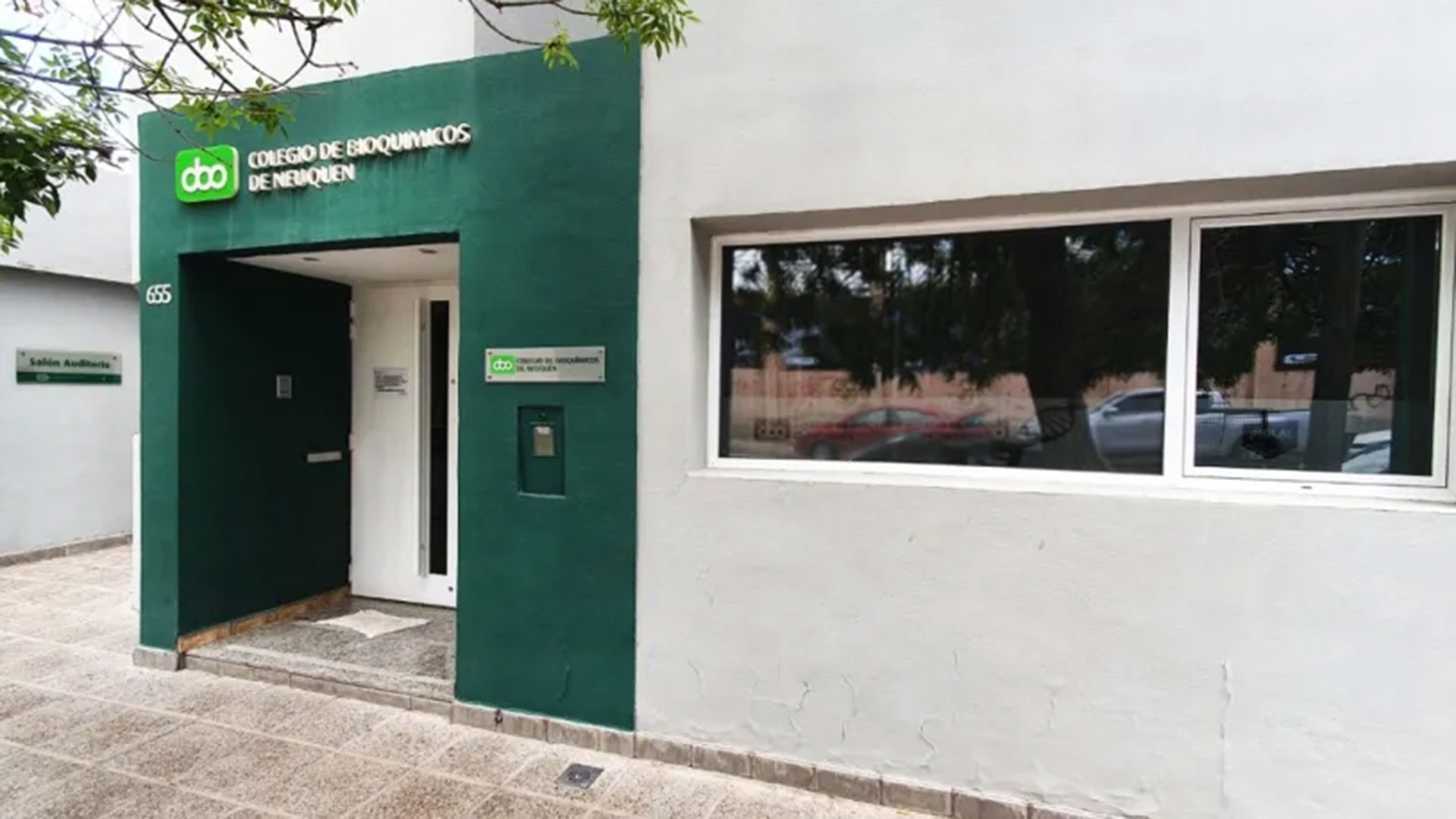 Llamaron para denunciar el robo de una tarjeta de cr&eacute;dito y les robaron $400 millones: la estafa a un colegio de bioqu&iacute;micos