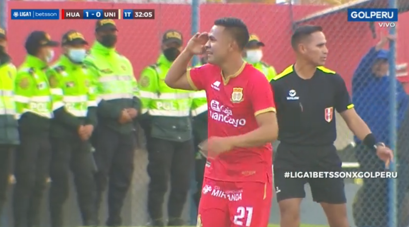 Luis Benites abre el marcador en Sport Huancayo vs Universitario.