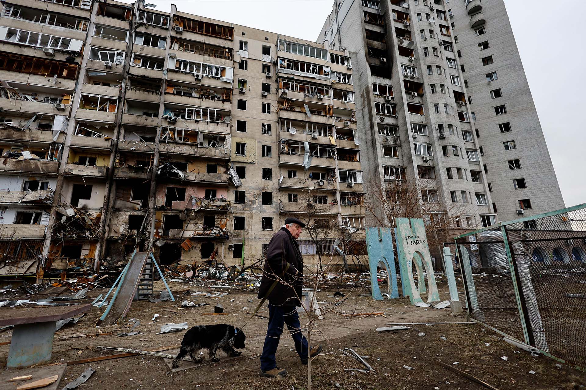 El presidente de Ucrania denunció que las tropas rusas tomaron como blanco zonas civiles