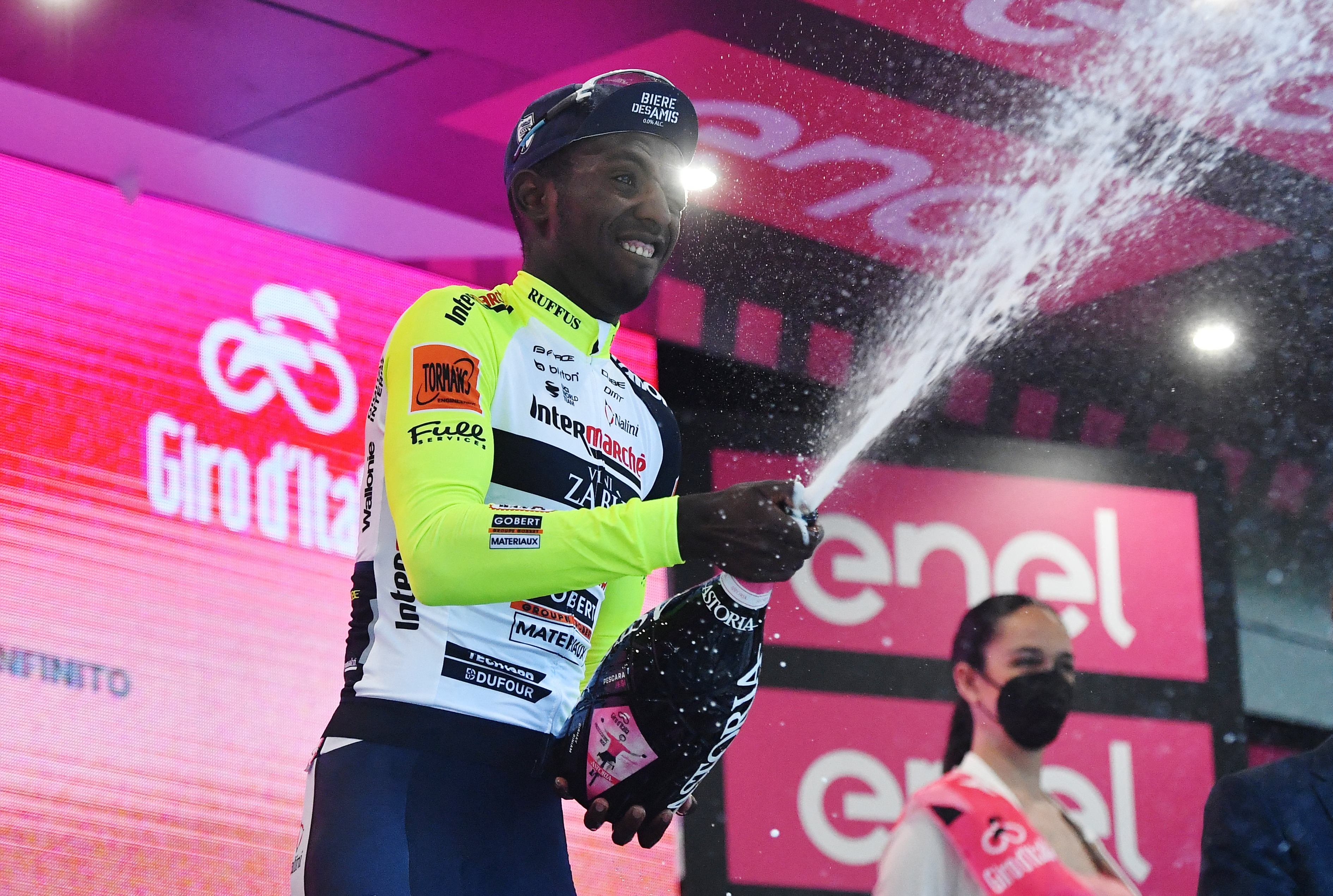 Biniam Girmay ganó la etapa 10 del Giro de Italia (Reuters) 