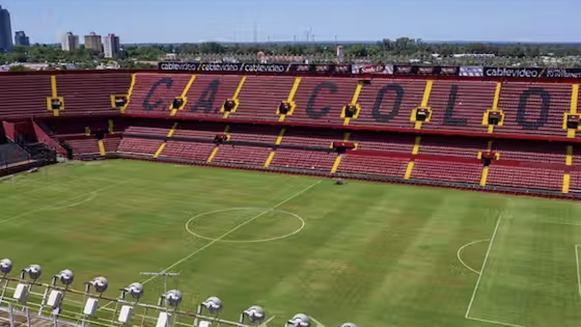 Prohibieron el ingreso a las canchas a un hincha de Col&oacute;n por agredir a la Polic&iacute;a en el partido con Deportivo Madryn 