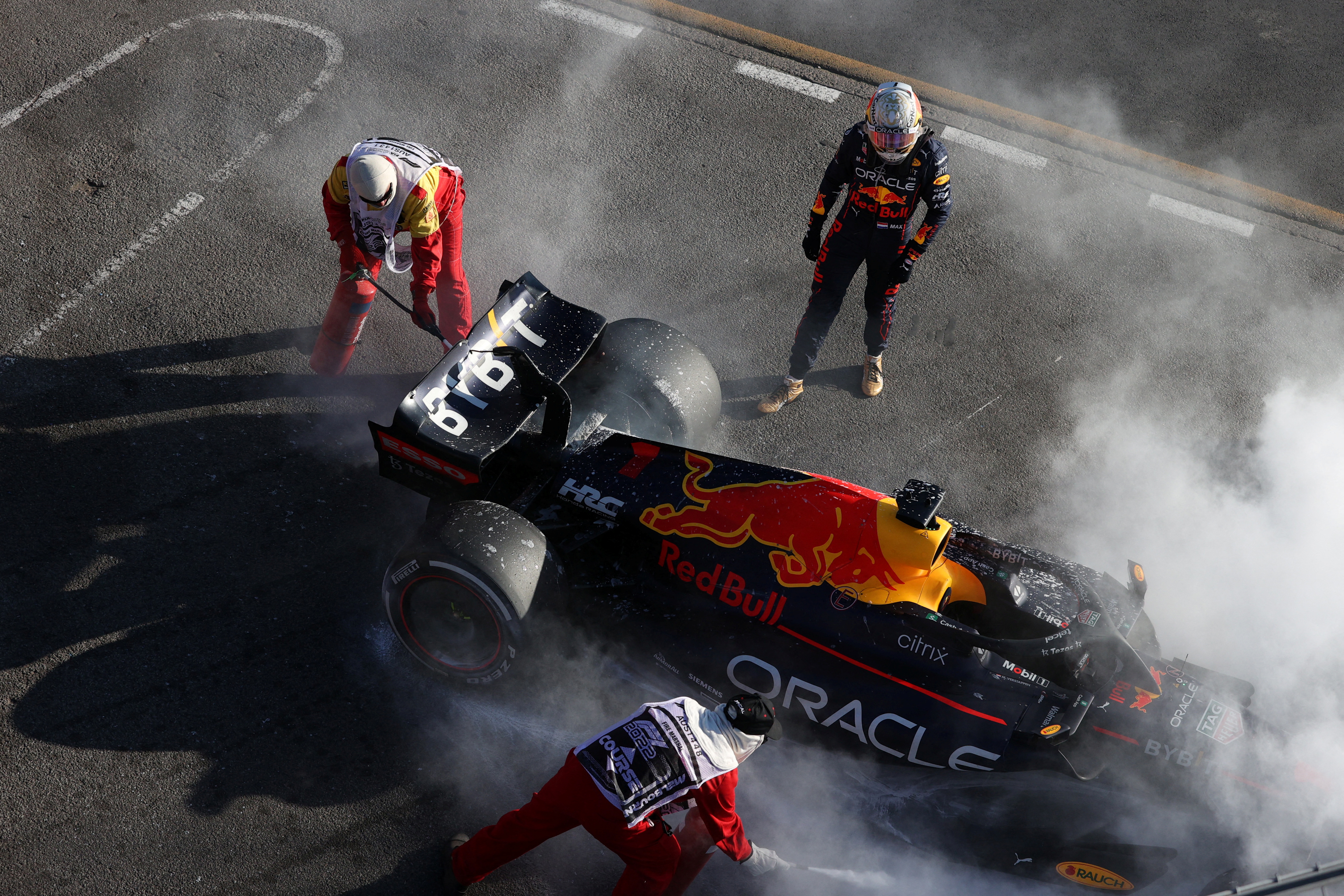 Verstappen tuvo que abandonar nuevamente en Australia (Reuters)