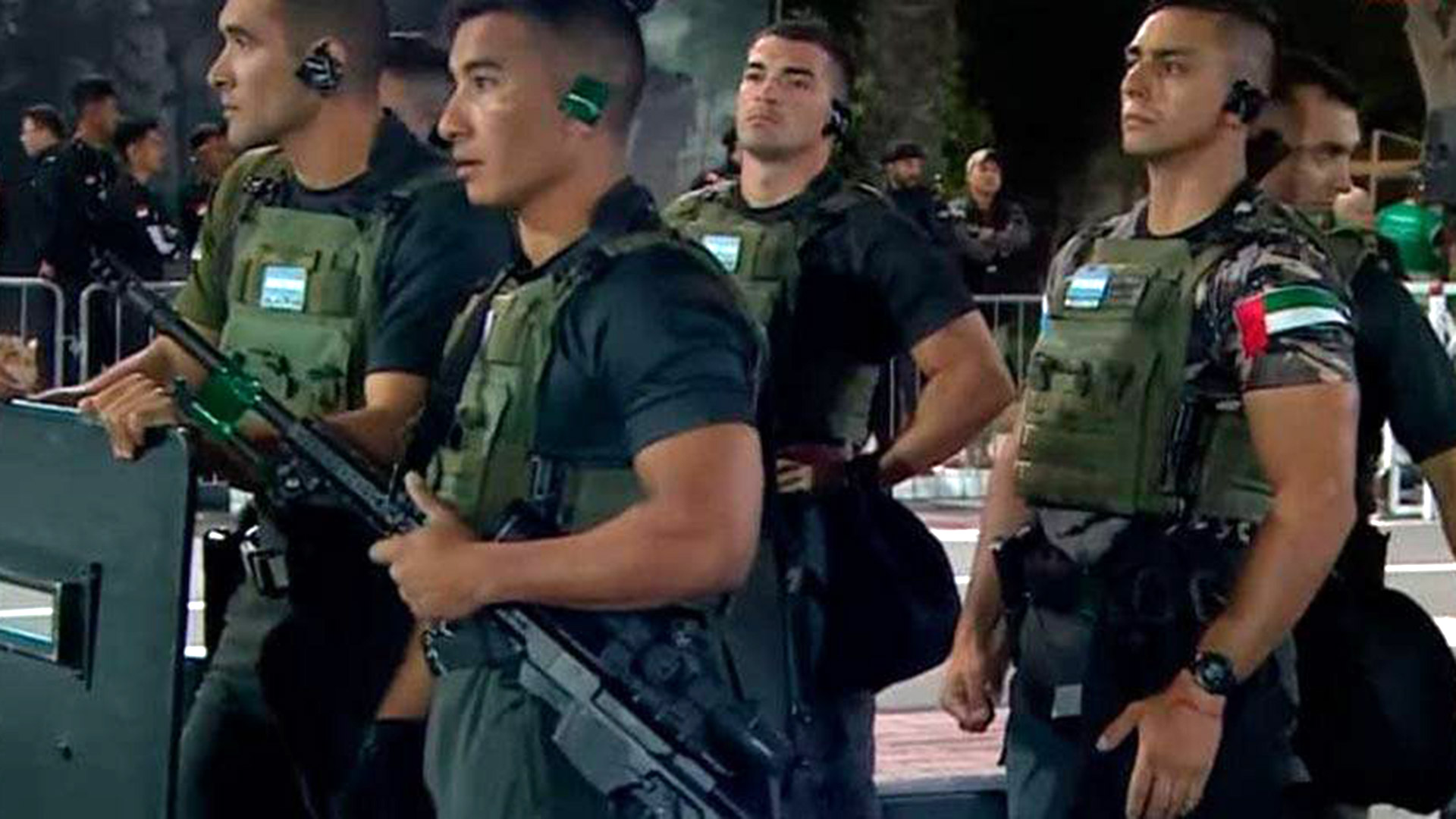 Kicillof se mostró con la cúpula policial e intendentes en medio del debate por ley penal juvenil  