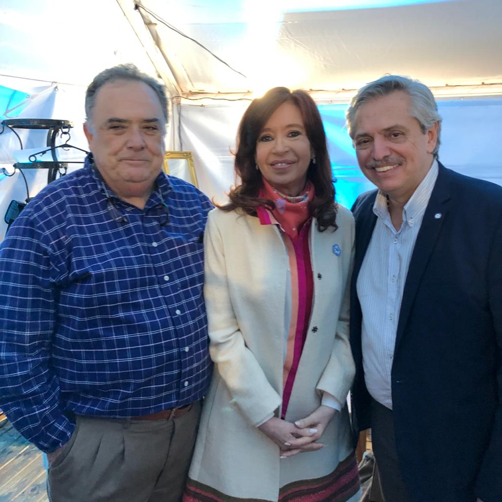 El diputado nacional Eduardo Valdés junto a Alberto Fernández y Cristina Kirchner