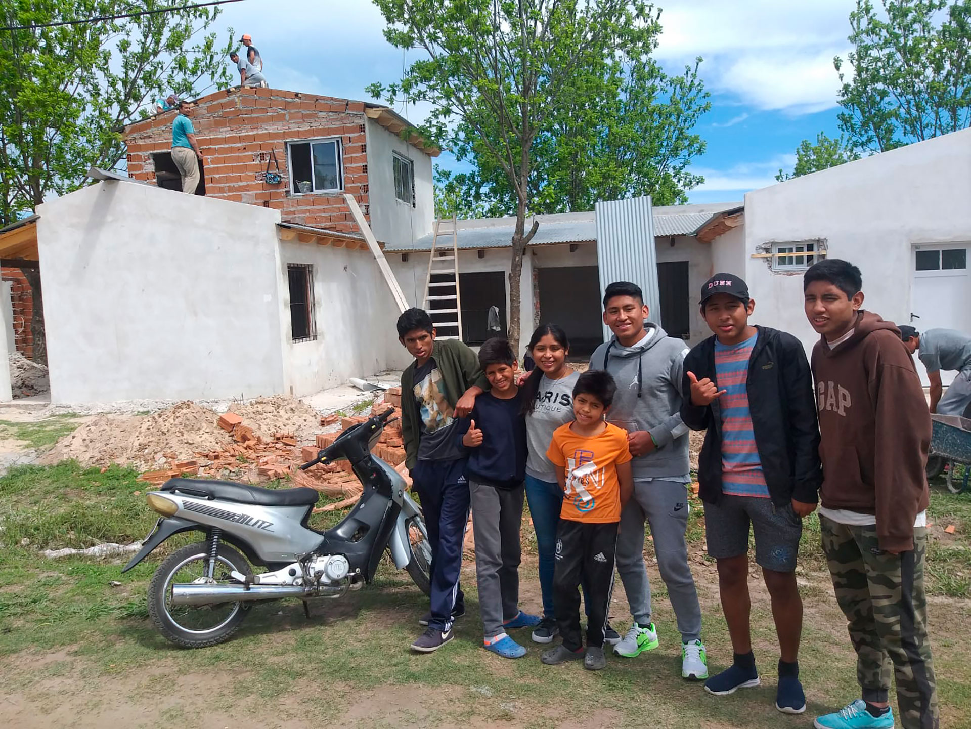 Los siete hermanos santiagueños ya tiene su hogar en Gualeguaychu