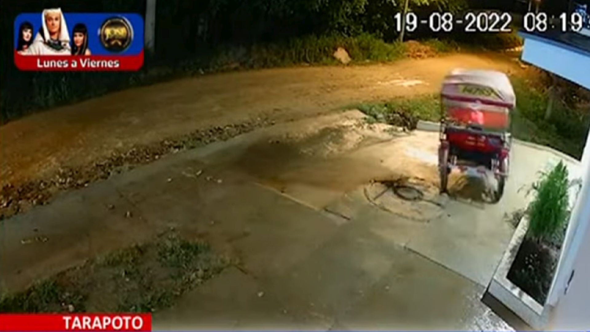 La mototaxi se fue 'solita' sin que nadie la maneja (Captura: 24 Horas)