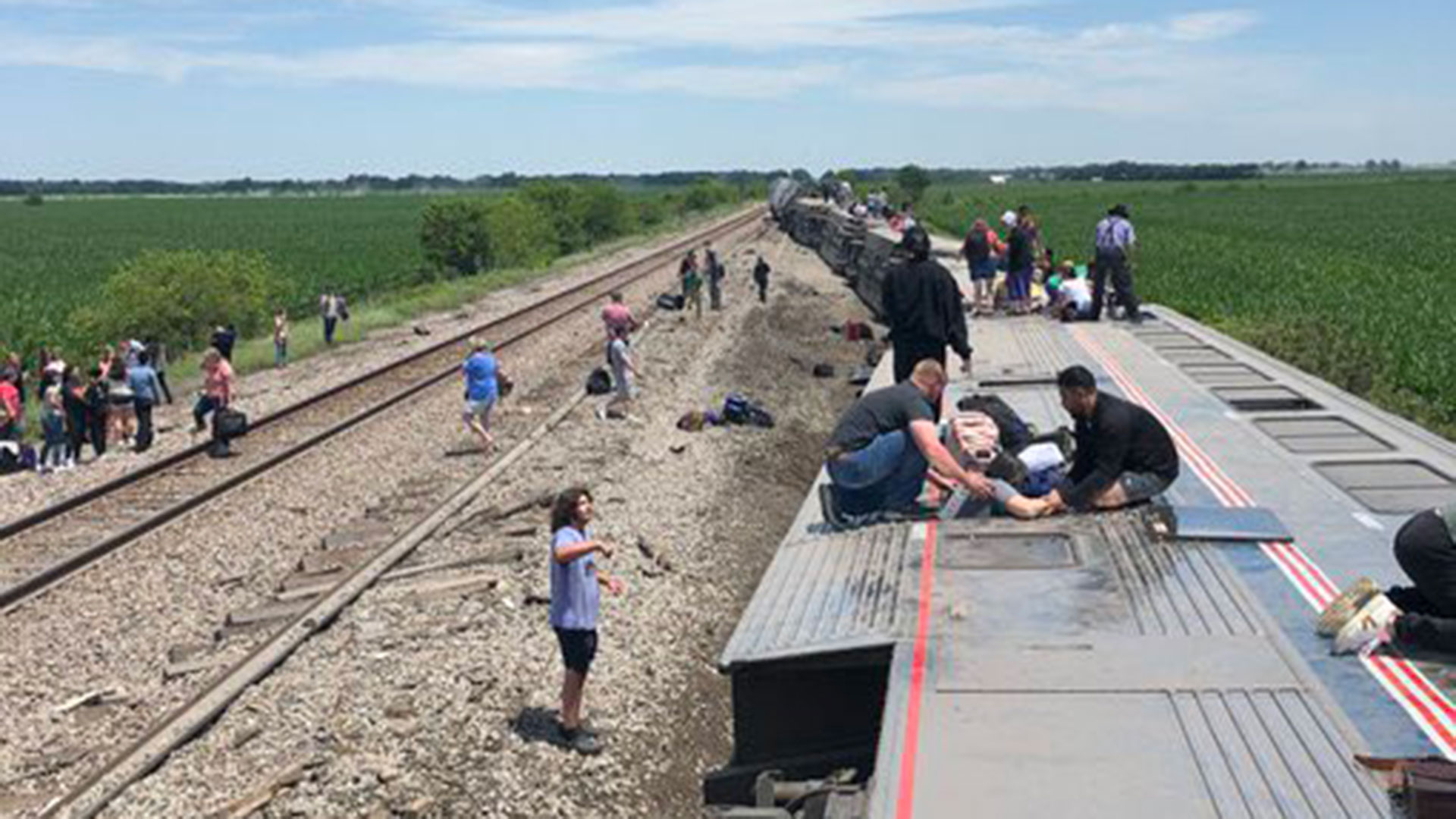 EEUU: descarriló un tren que transportaba 243 personas cerca de Kansas City