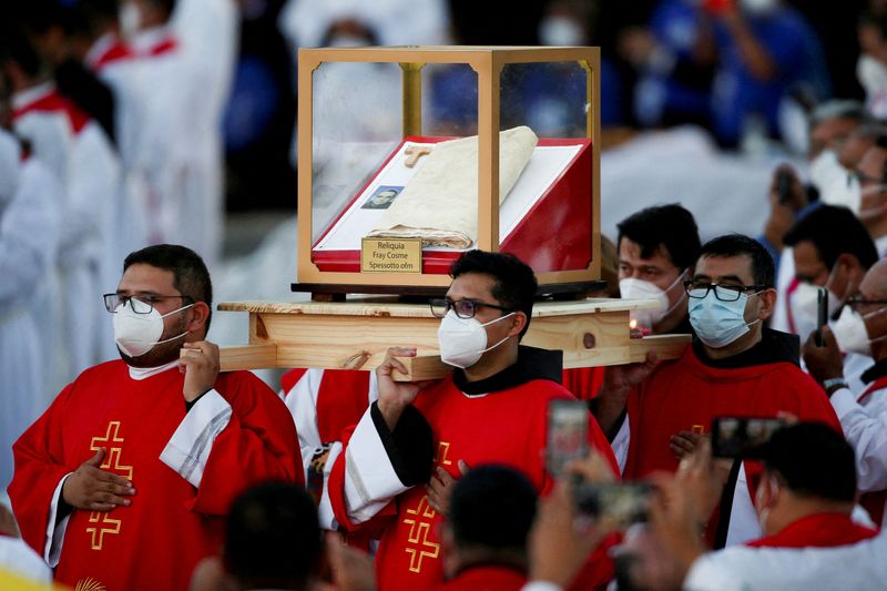 En la ceremonia de beatificación se presentaron reliquias de los sacerdotes asesinados
