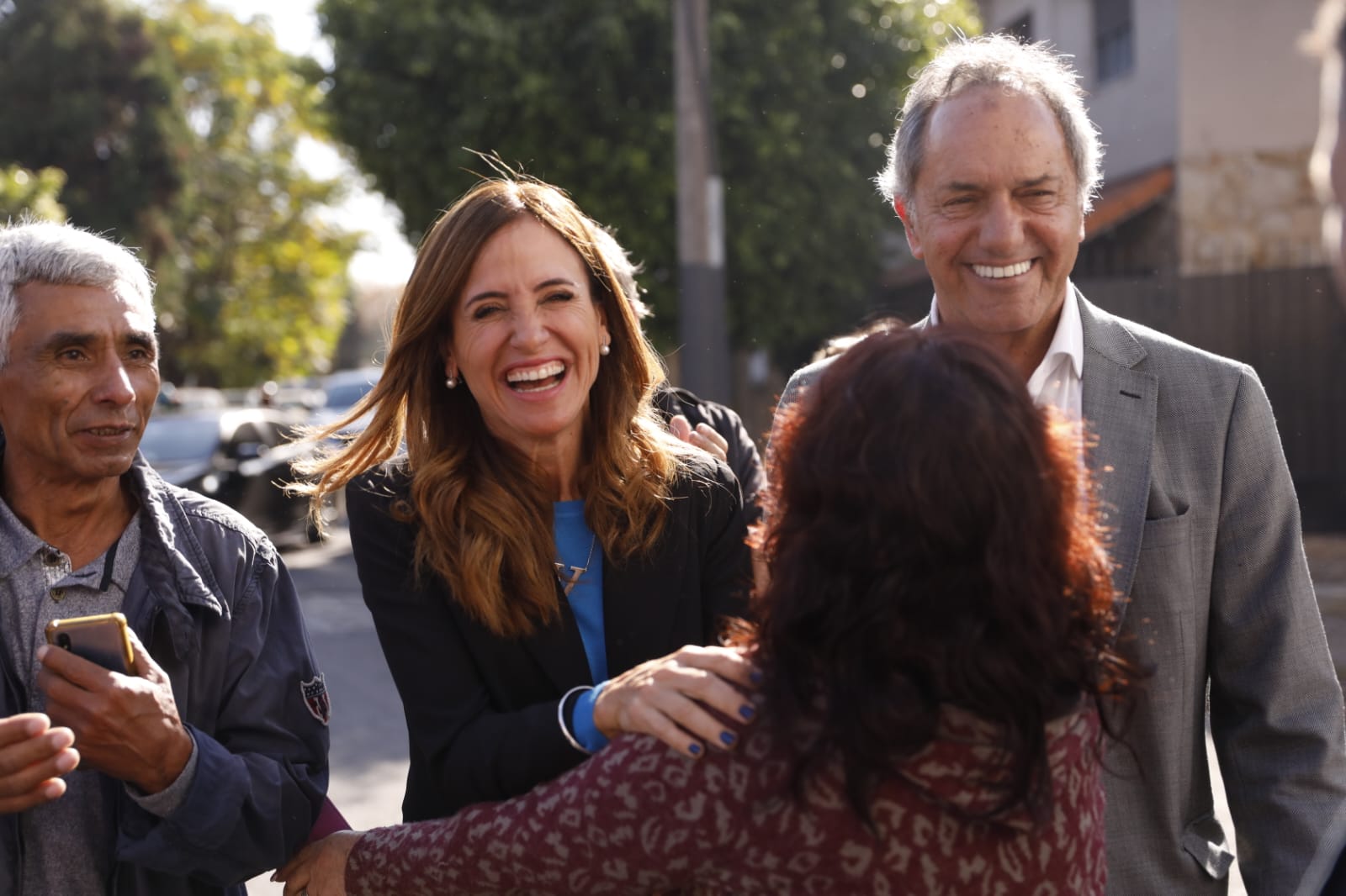 Tolosa Paz y Scioli de recorrida por el conurbano