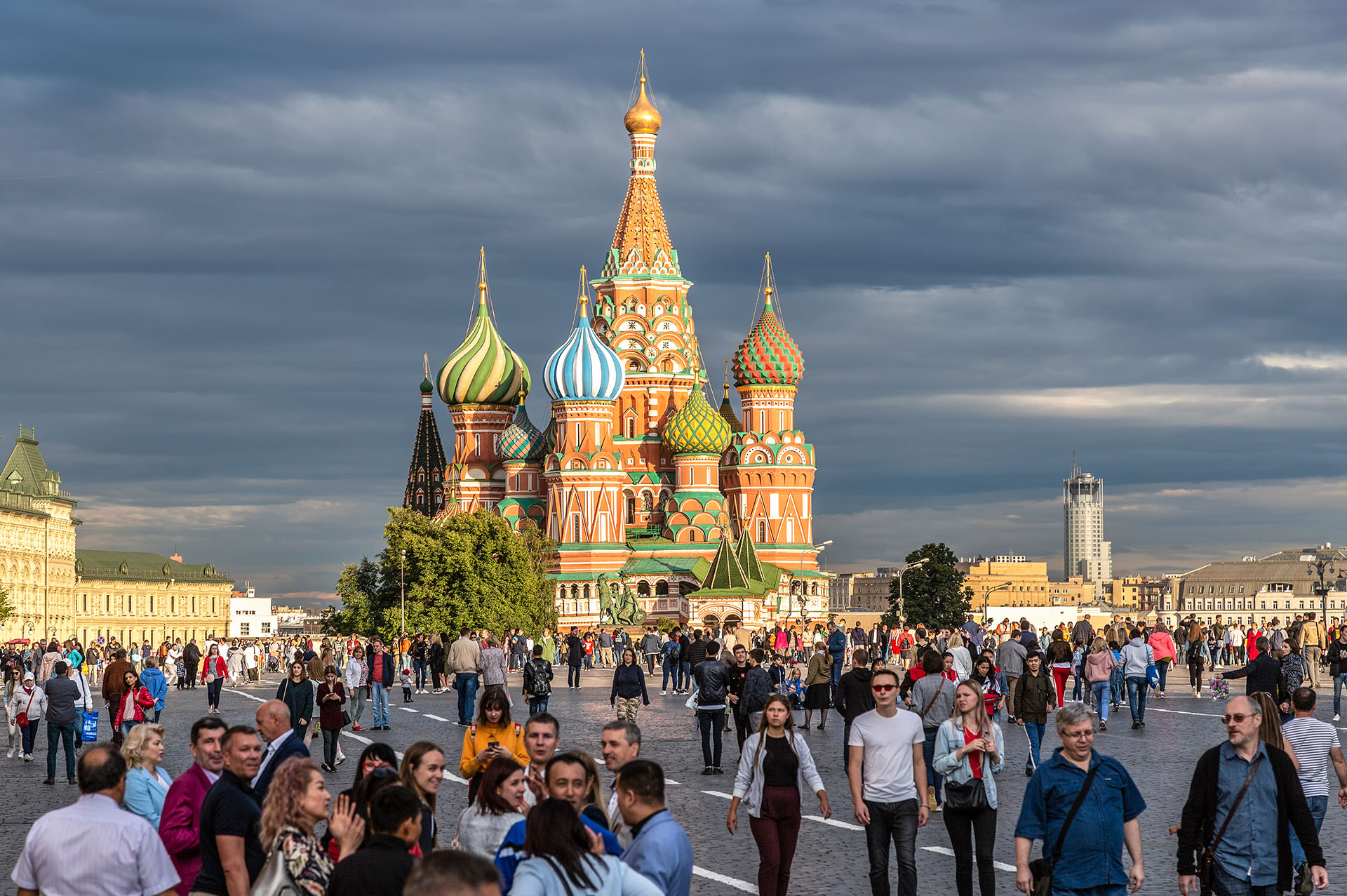 ANTES - Rusia, escenario del último mundial de fútbol, reunió a millones de personas en sus principales ciudades, entre ellas la concurrida Moscú (Shutterstock)