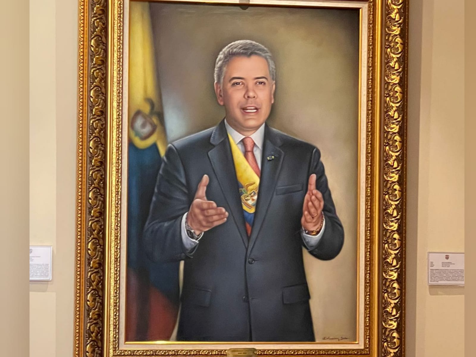 Retrato del presidente saliente, Iván Duque Márquez.  FOTO: vía Twitter