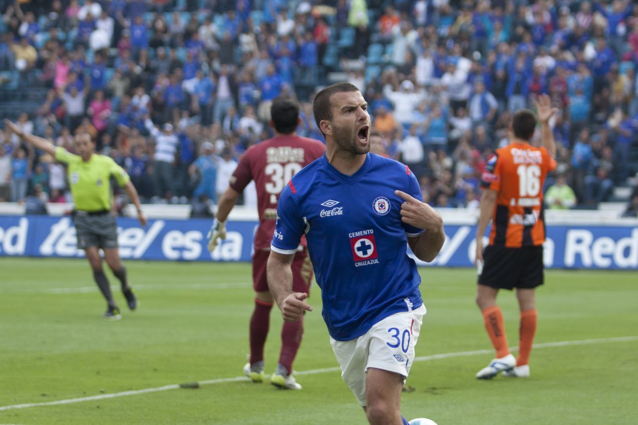 El último celeste que logró el título de goleo fue el argentino Emanuel “Tito” Villa en el torneo Apertura 2009 (Foto: Rodolfo Angulo/ Cuartoscuro)