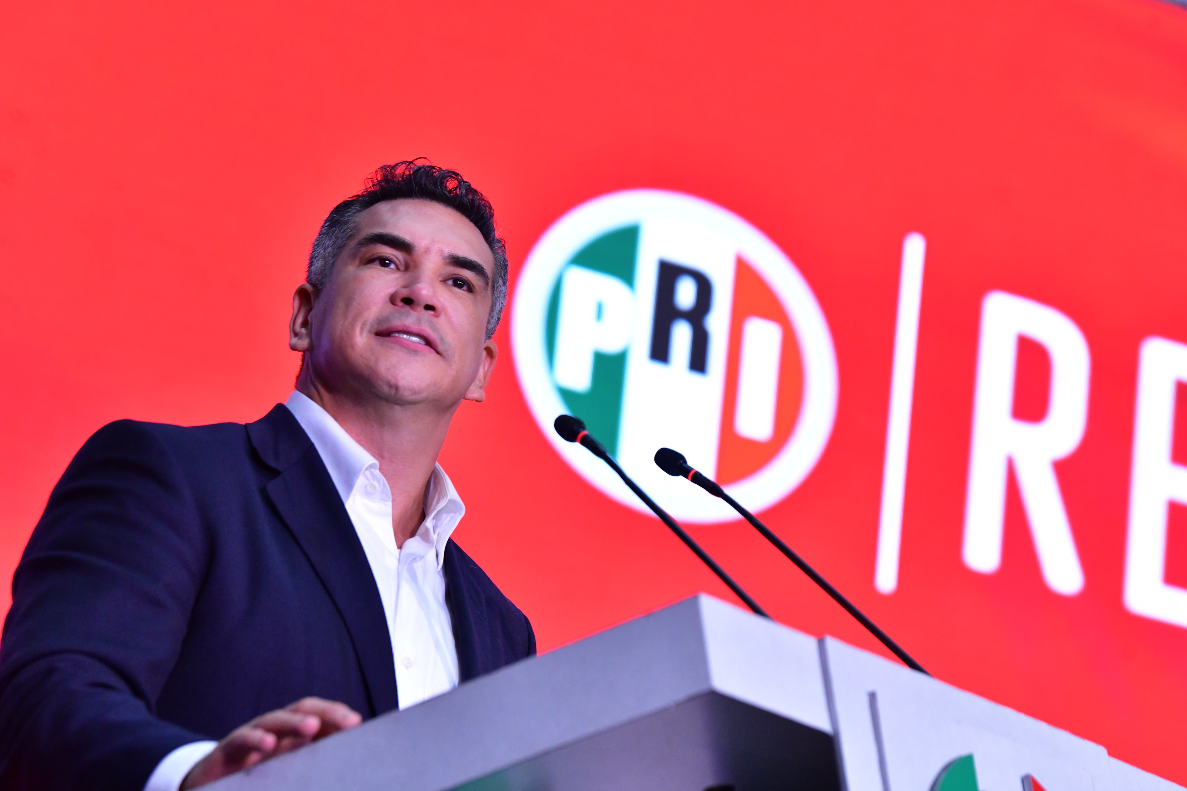Alejadro Moreno, líder del PRI, despertó polémica luego de publicar su propuesta en twitter 